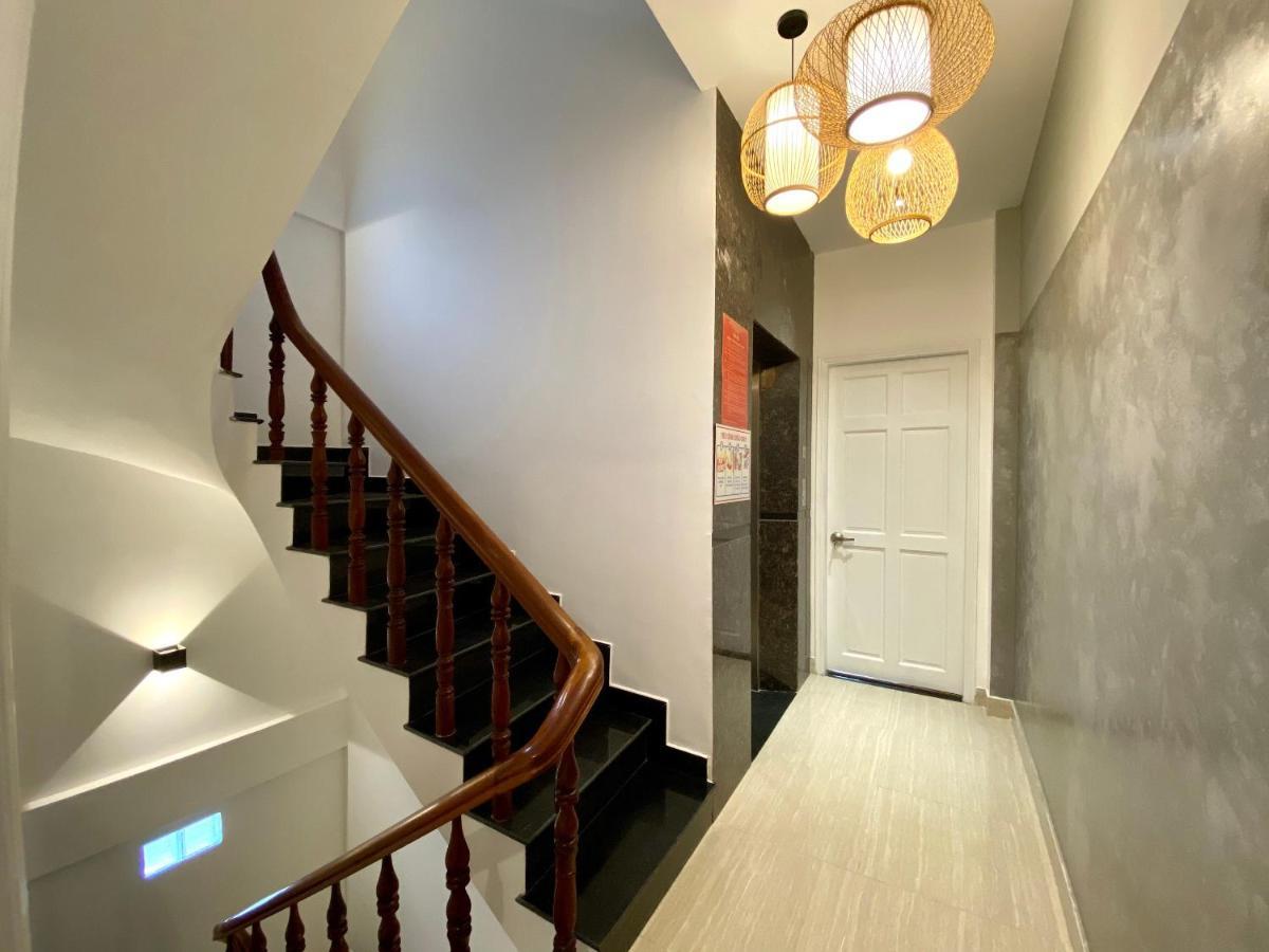 8 Minutes Walking To Nguyen Hue, Fast Wifi, Check-in 24/7 Apartment