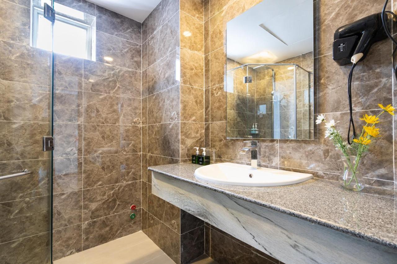 The Arrivals Center Apartment *