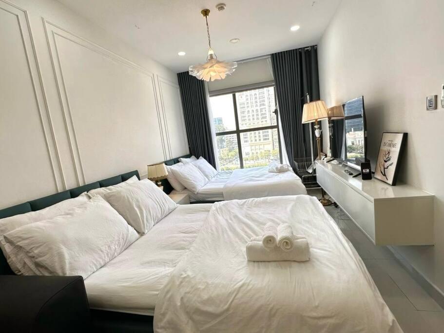 Căn hộ New Saigon Royal Luxury 4pax View