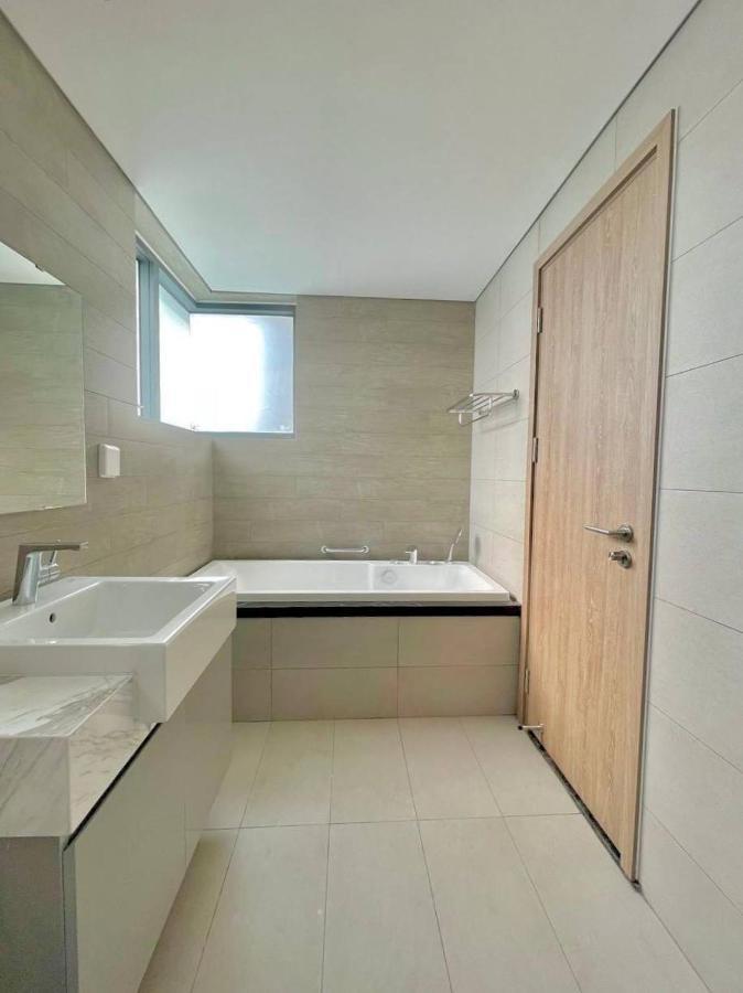 Ho 3pn2wc Diamond Celadon Apartment *