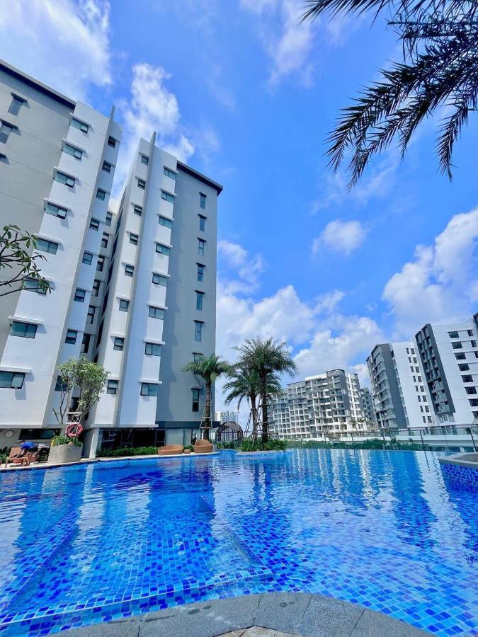 Ho 3pn2wc Diamond Celadon Apartment