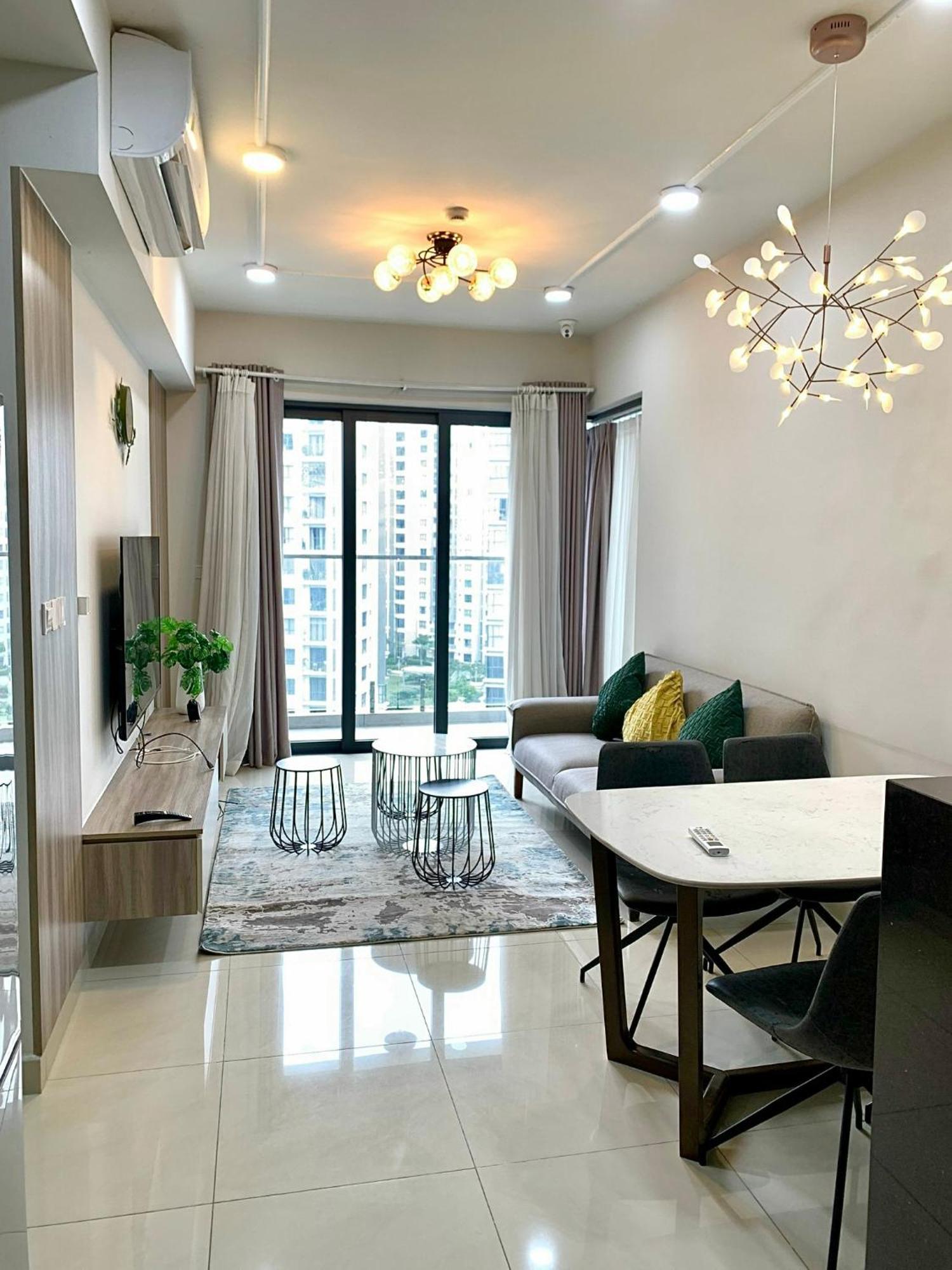 Nha Cua Truc - Celadon Canh Aeon Tan Phu TP. Hồ Chí Minh
