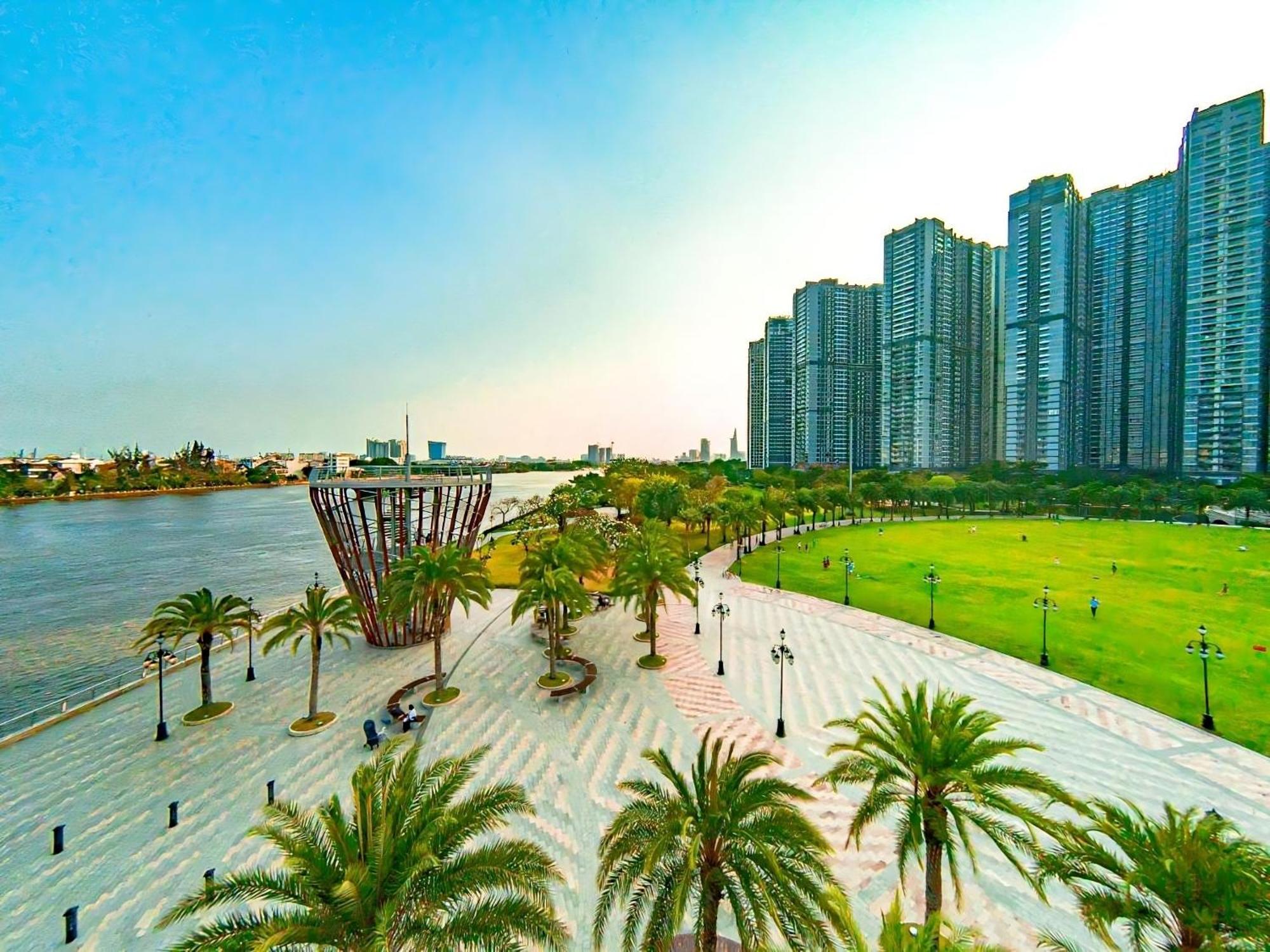 Landmark 81 Royal Luxury - Vinhome Park *