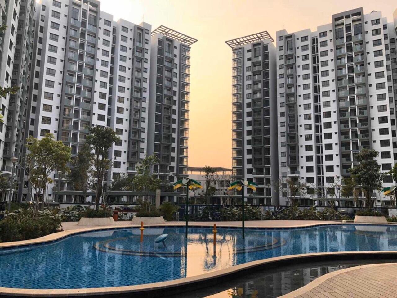 Nha Cua Truc - Celadon Canh Aeon Tan Phu TP. Hồ Chí Minh