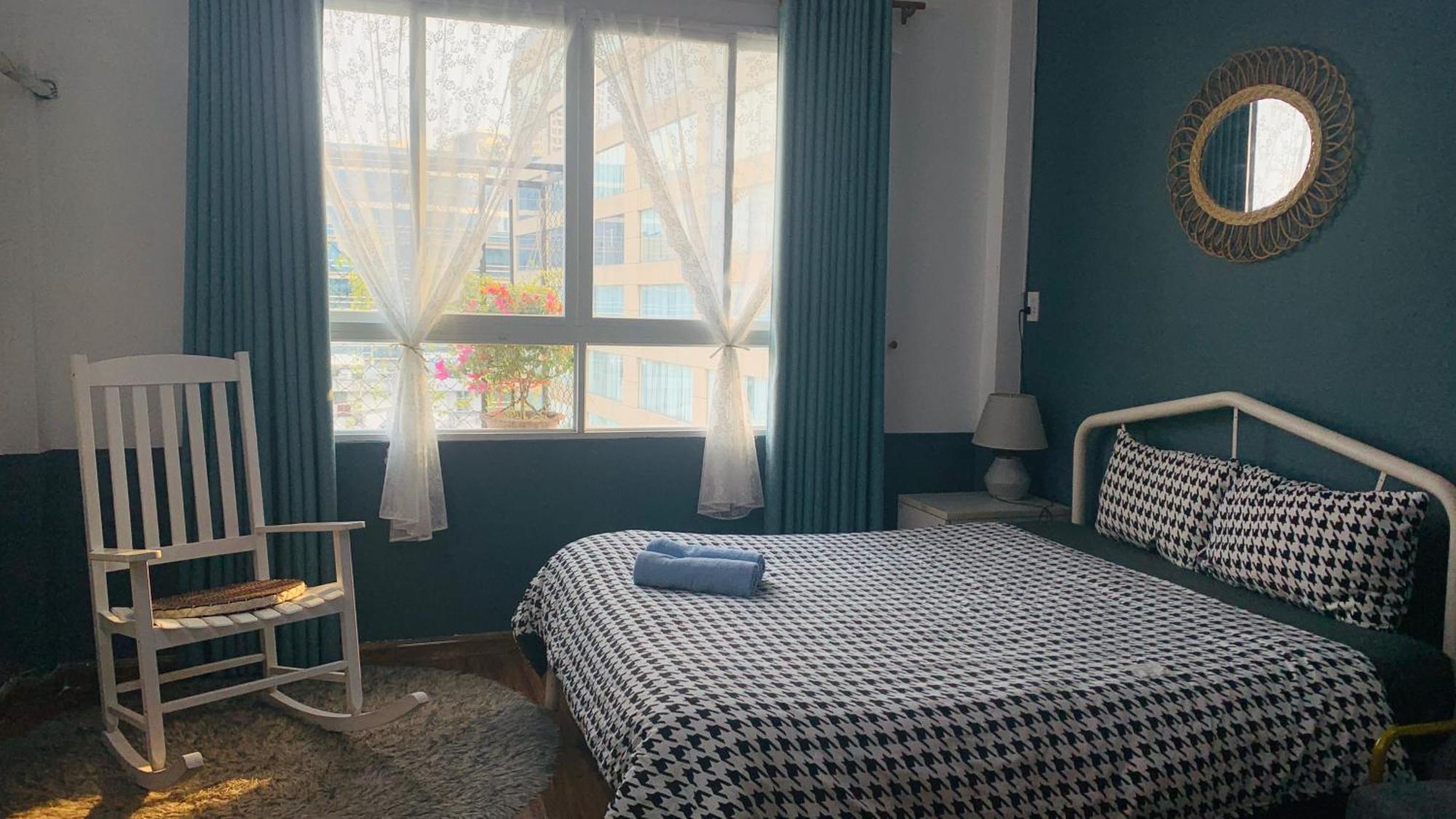 1967 Apartment *