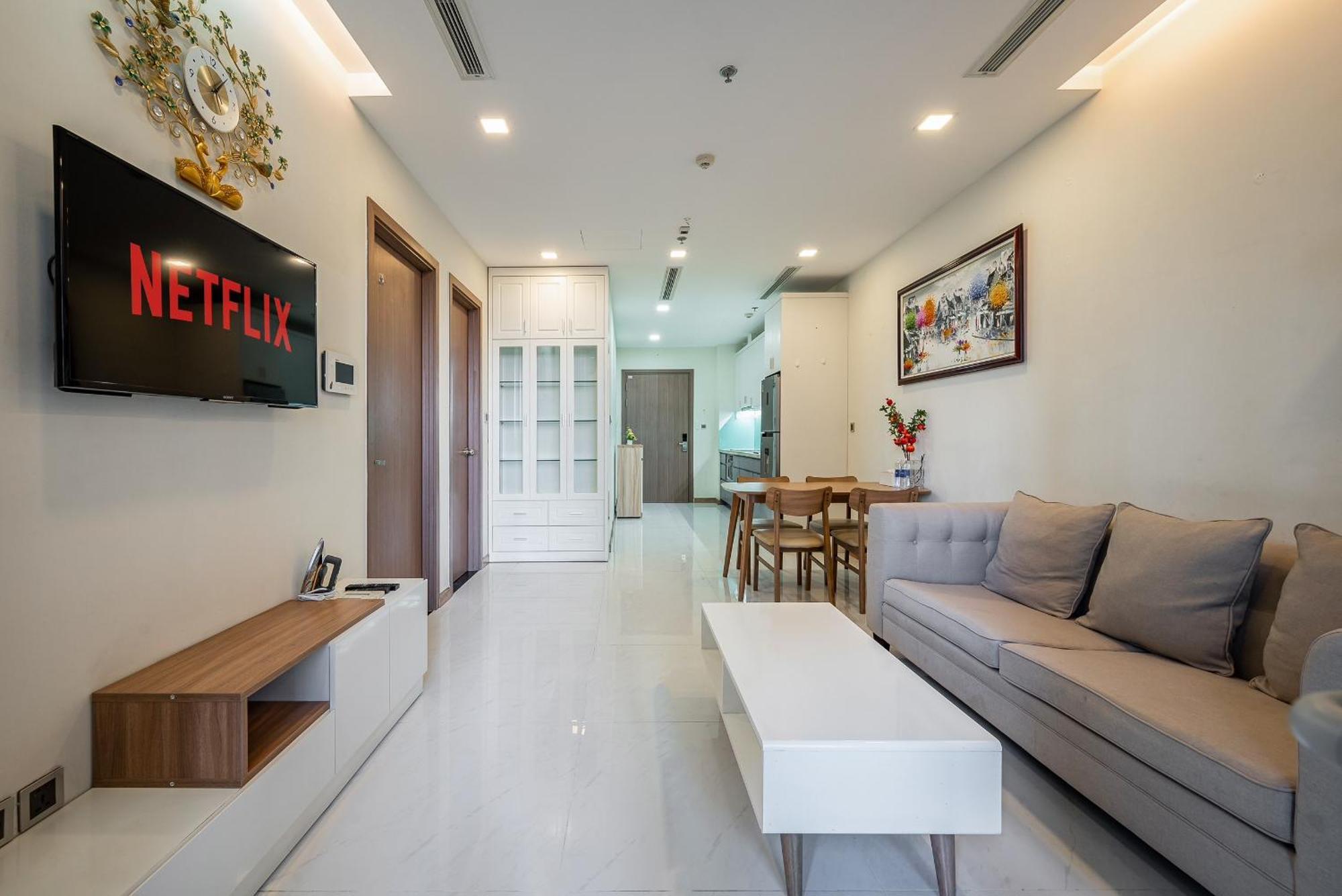 Luxury At Vinhomes Park
