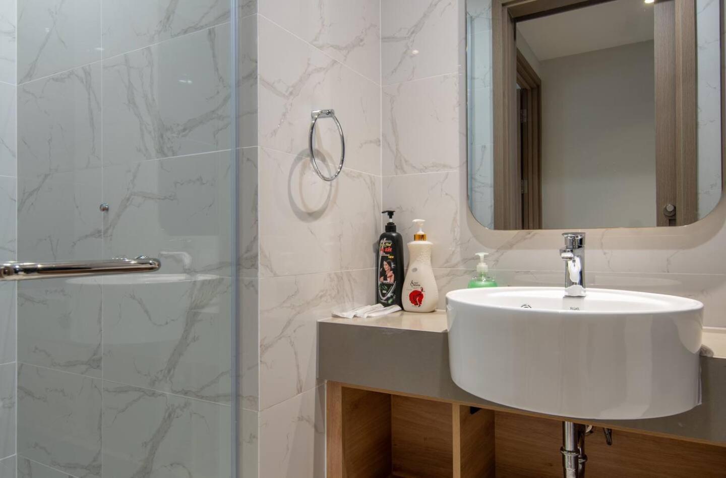 Luxury 2 Or 3br In Dist 1 N Pool, Gym, Airport Pickup *
