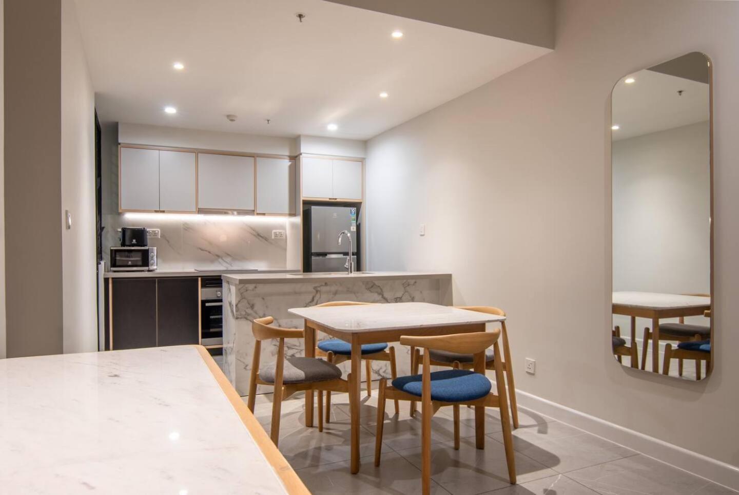 Apartment Luxury 2 Or 3br In Dist 1 N Pool, Gym, Airport Pickup Ho Chi Minh City