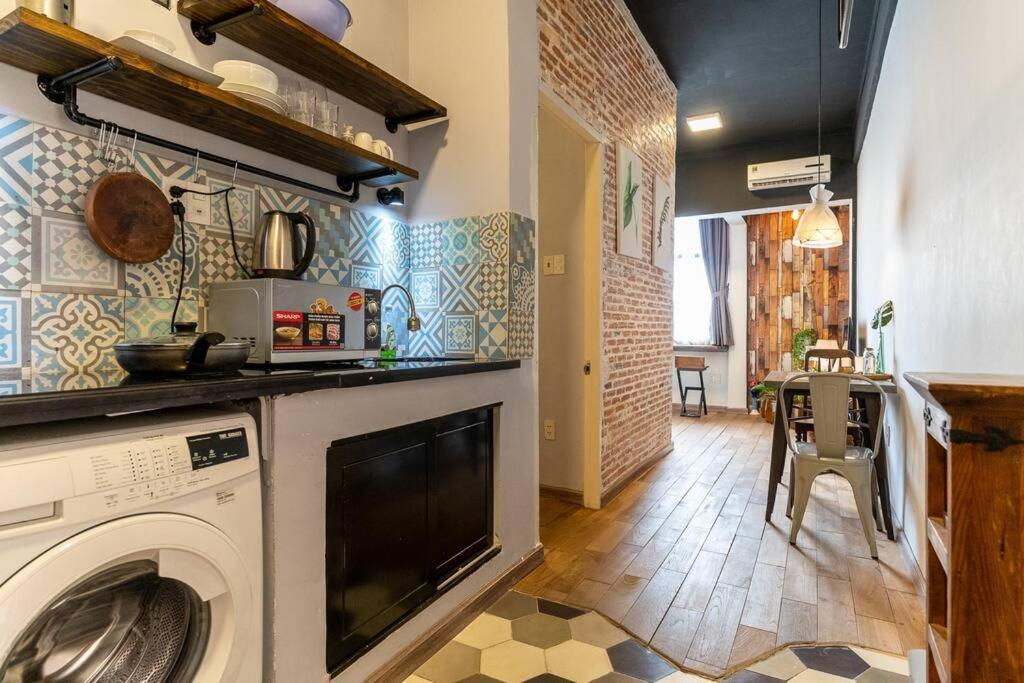 Kitchen Netflix @ben Thanhｓａｉｇｏｎｈｉｄｅｏｕｔ130 Pastuer Apartment