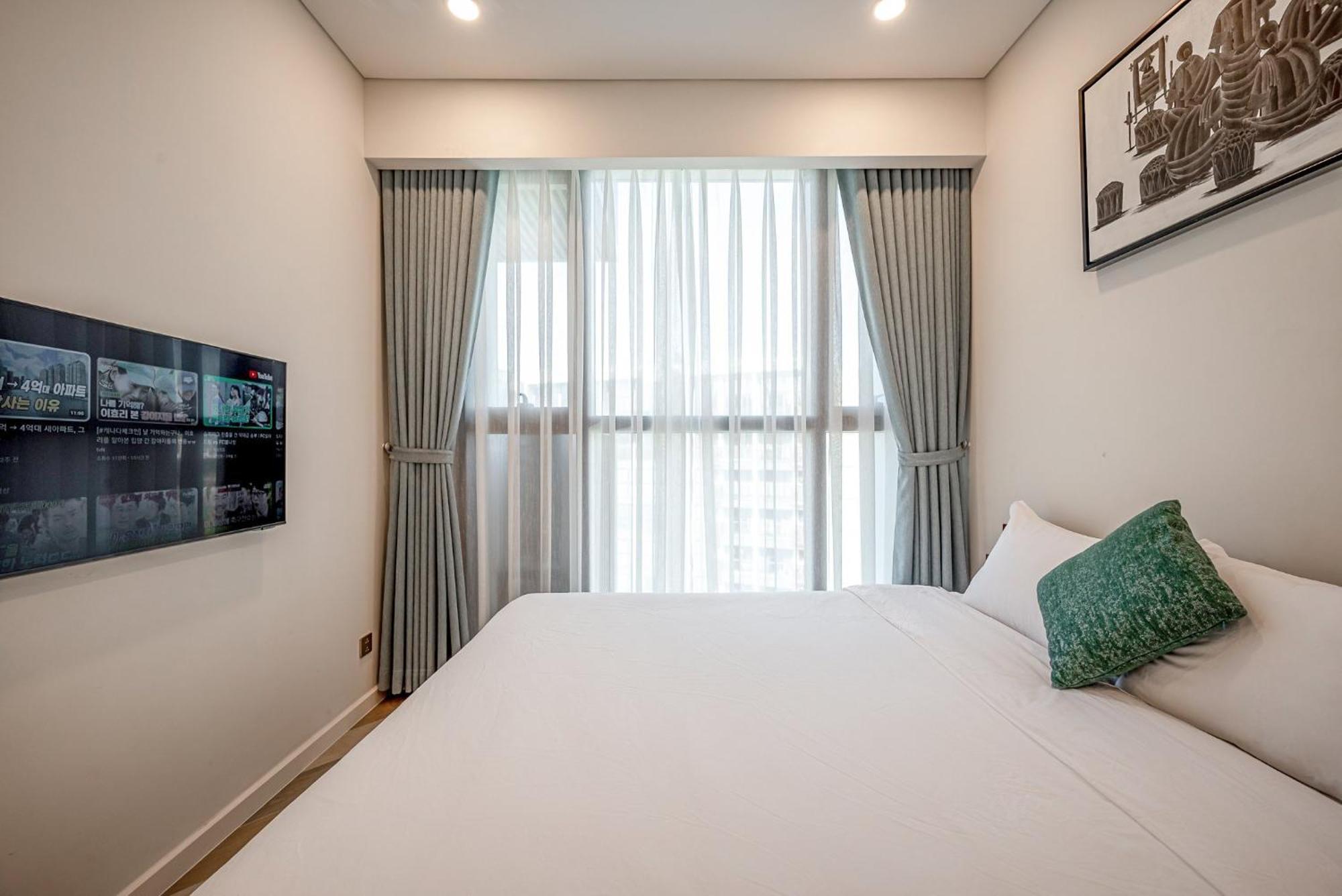 Apartment The Metropole Saigon Residences *