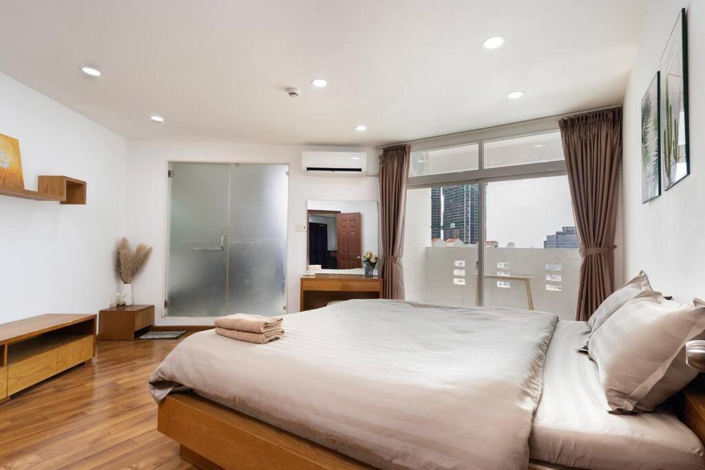 Apartment Spacious 2 Bedroom At Center 1st District Ho Chi Minh City