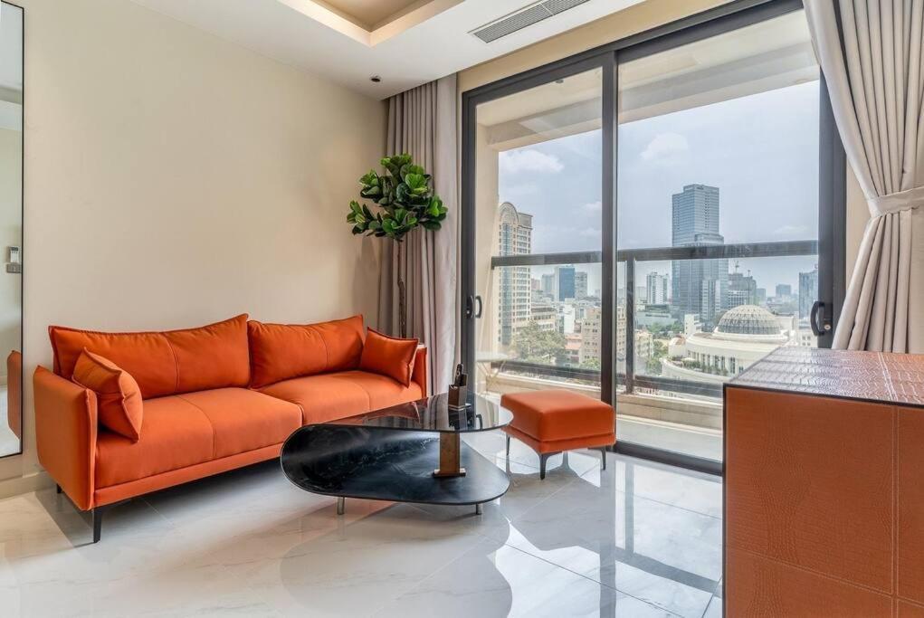 Steps To Vincom/casino/d1/pool/gym/netflix/3beds Apartment Ho Chi Minh City