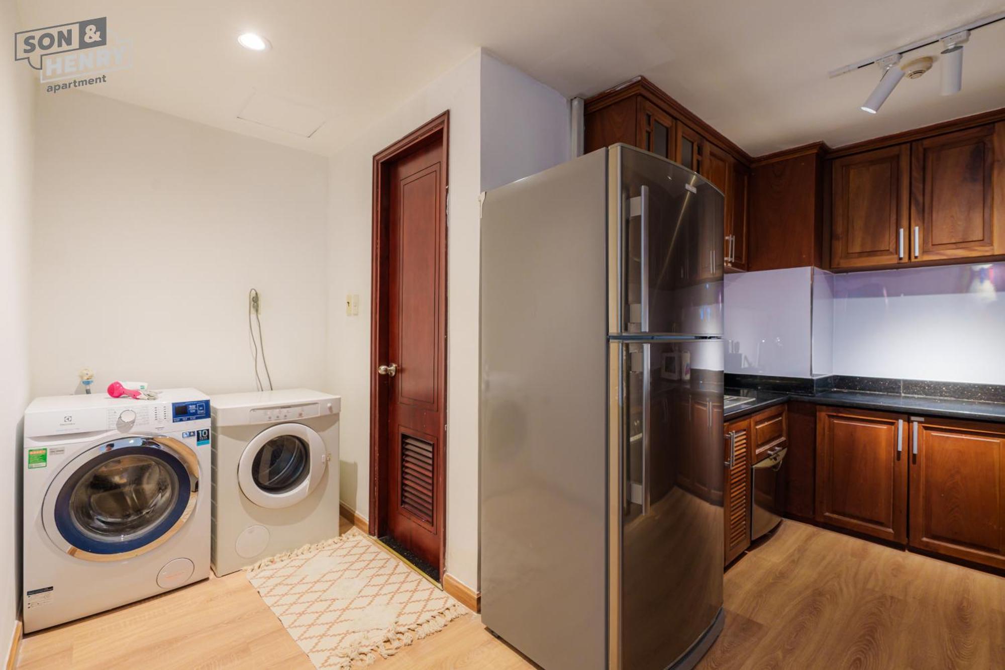 Son&henry Sailing Tower Apartment
