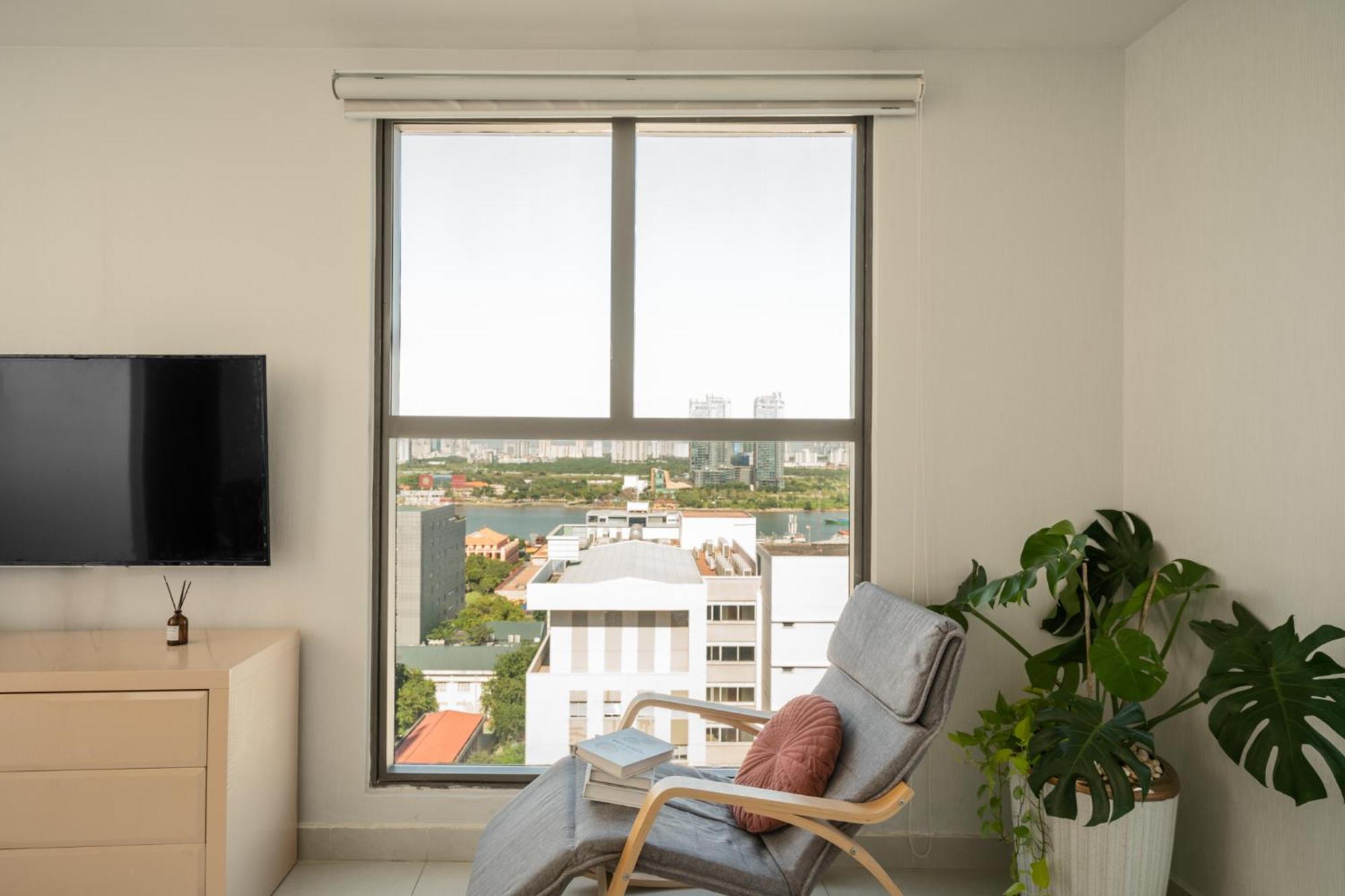 Lynh Saigon D4 *