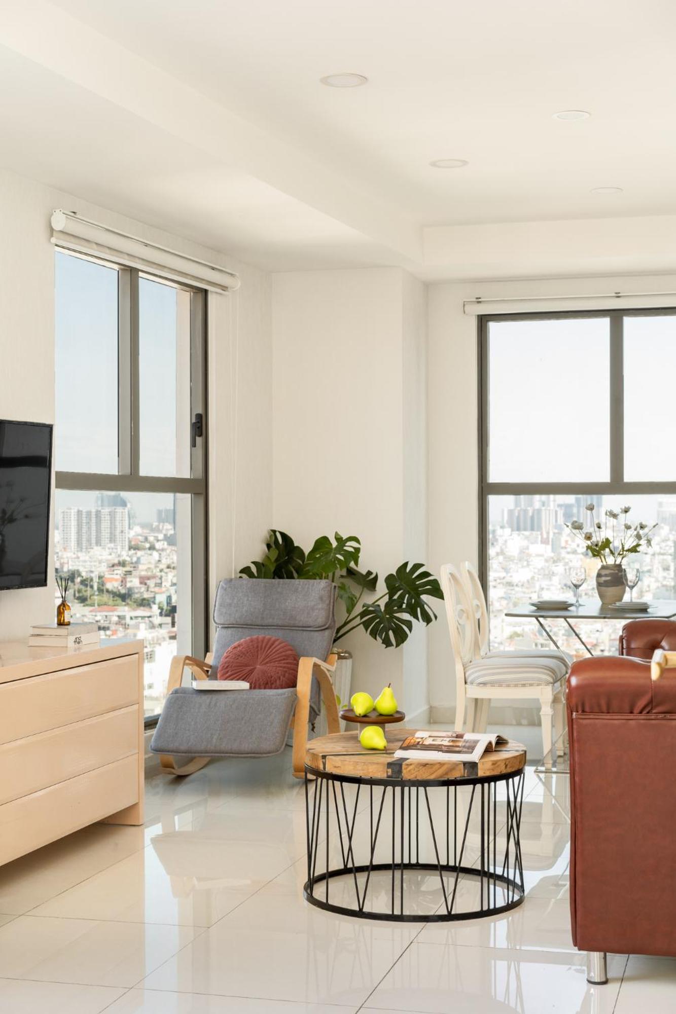 Lynh Saigon D4 *