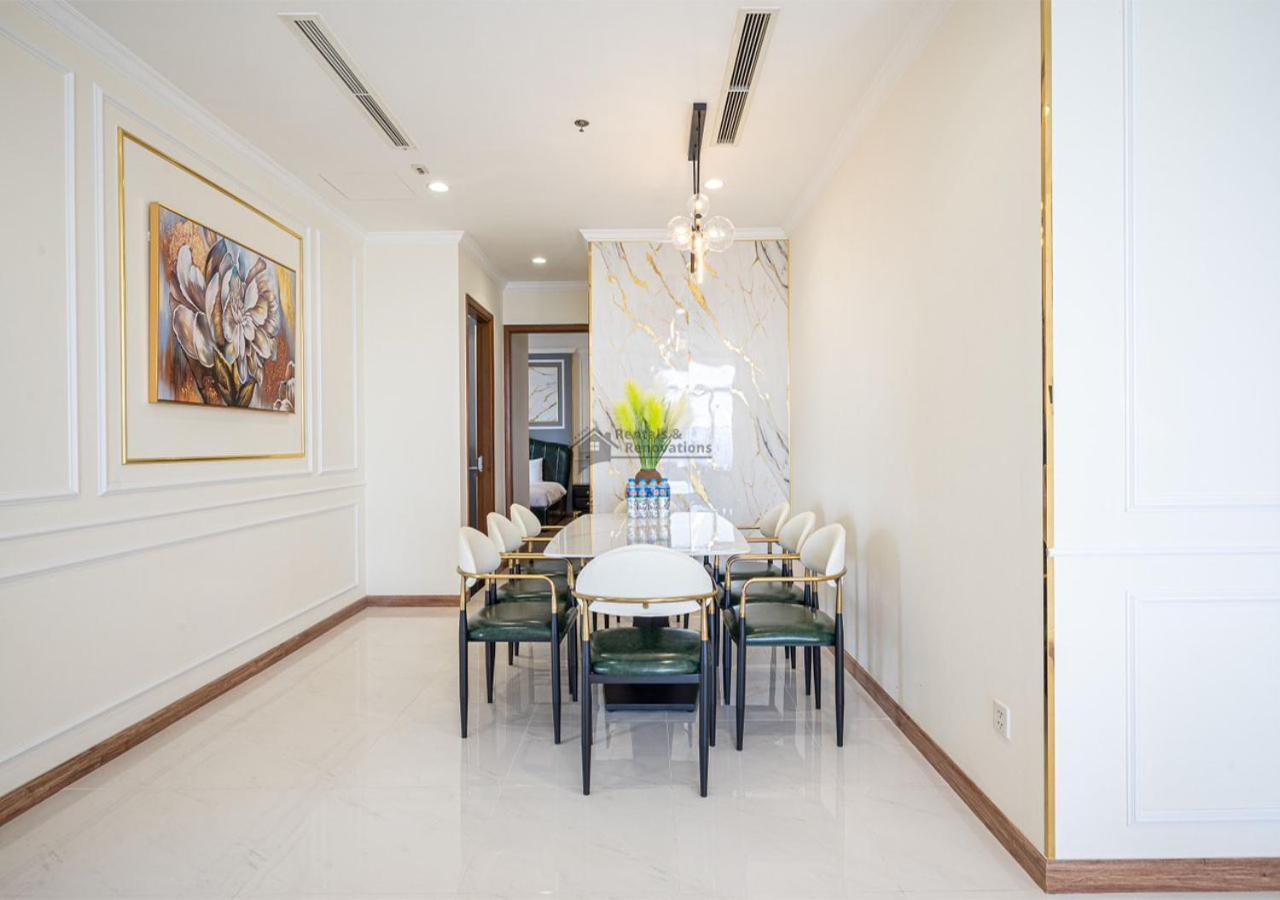 Apartment Landmark 81 Luxury & The Vinhomes Central Park - The Buildings Surrounding Landmark 81 Ho Chi Minh City