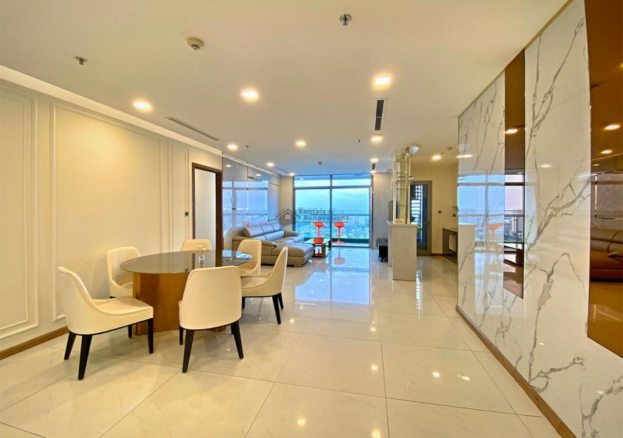 Apartment Landmark 81 Luxury & The Vinhomes Central Park - The Buildings Surrounding Landmark 81