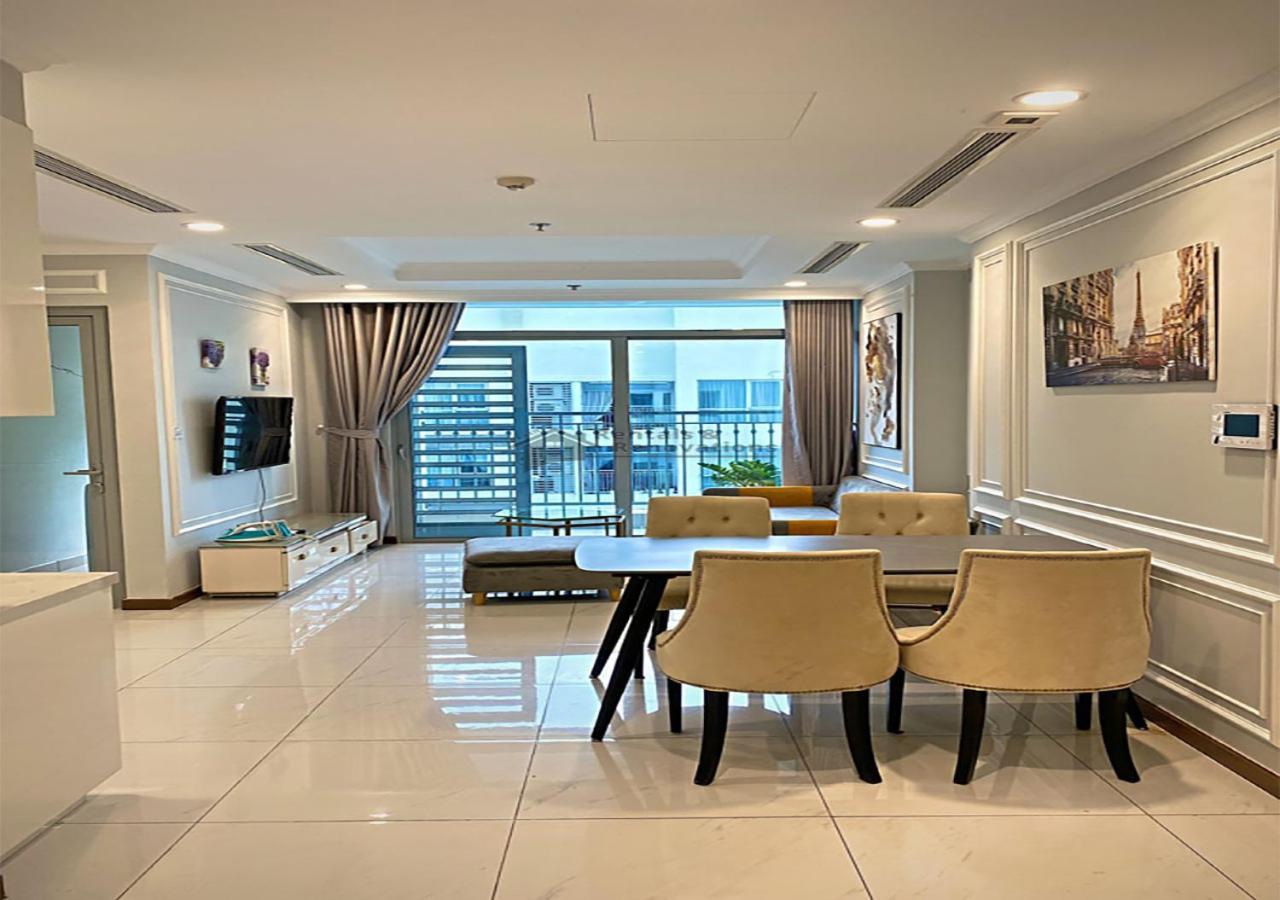 Landmark 81 Luxury & The Vinhomes Central Park - The Buildings Surrounding Landmark 81 Apartment
