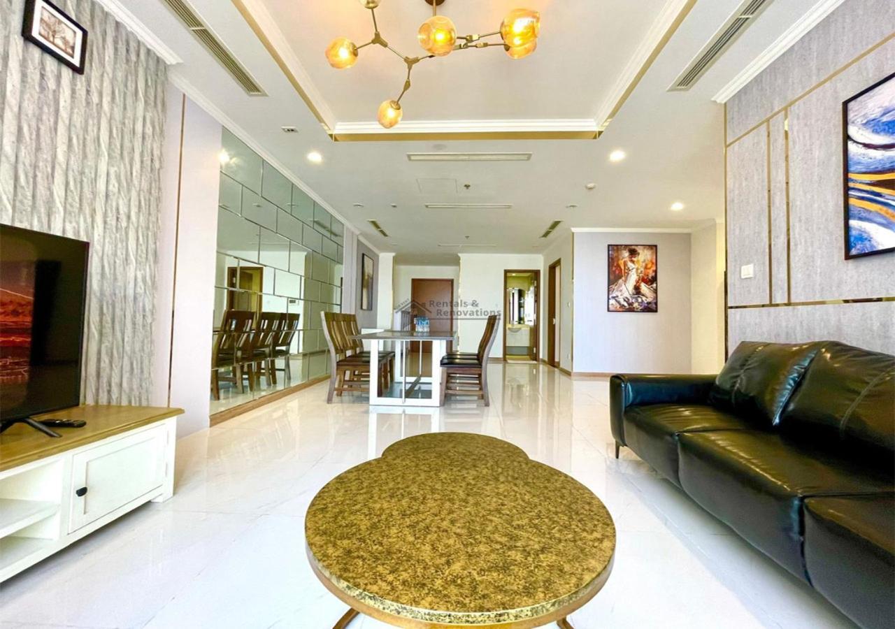 Landmark 81 Luxury & The Vinhomes Central Park - The Buildings Surrounding Landmark 81 * Ho Chi Minh City