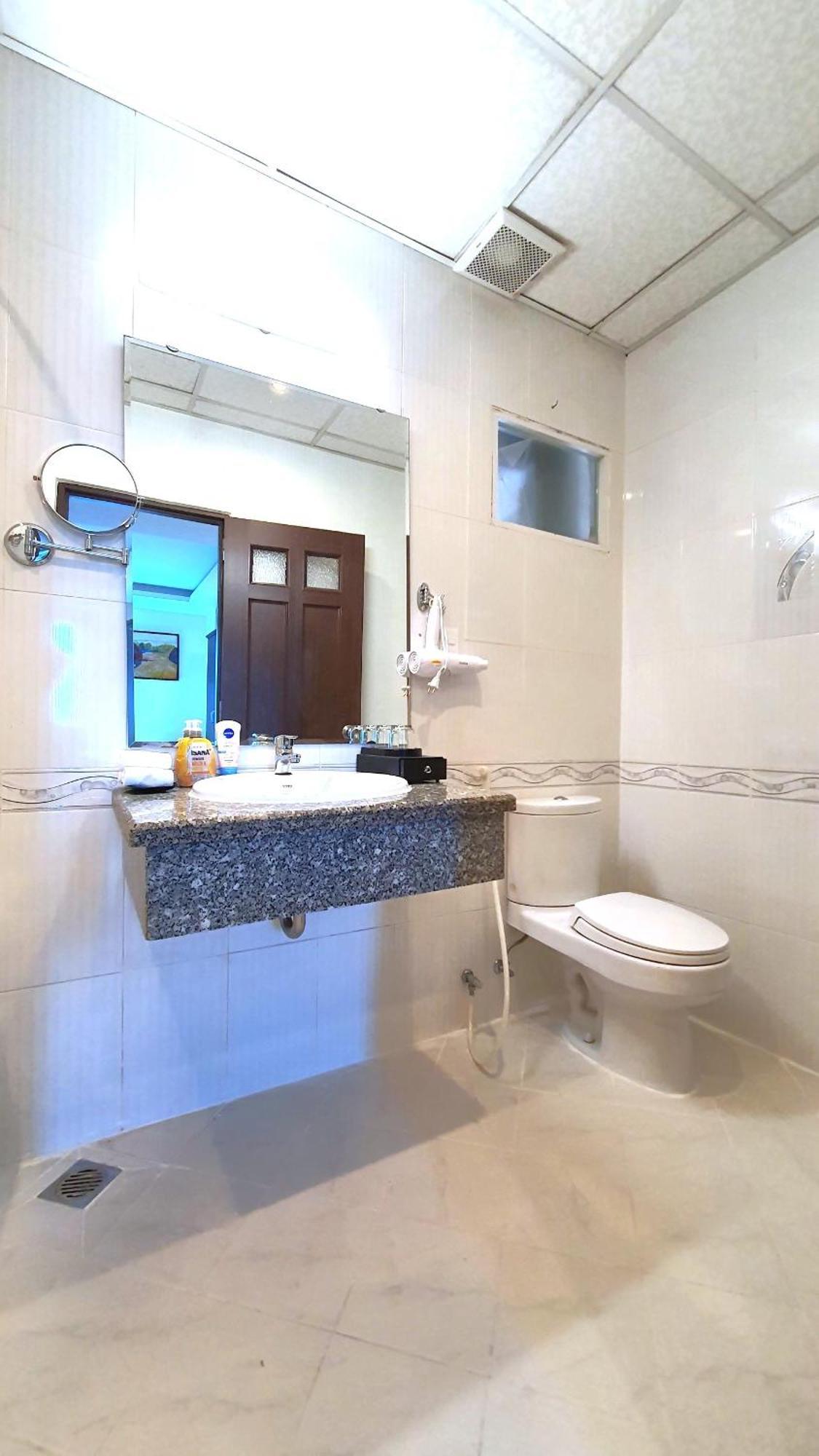 Hotel A25 - 29 Bui Thi Xuan 3*