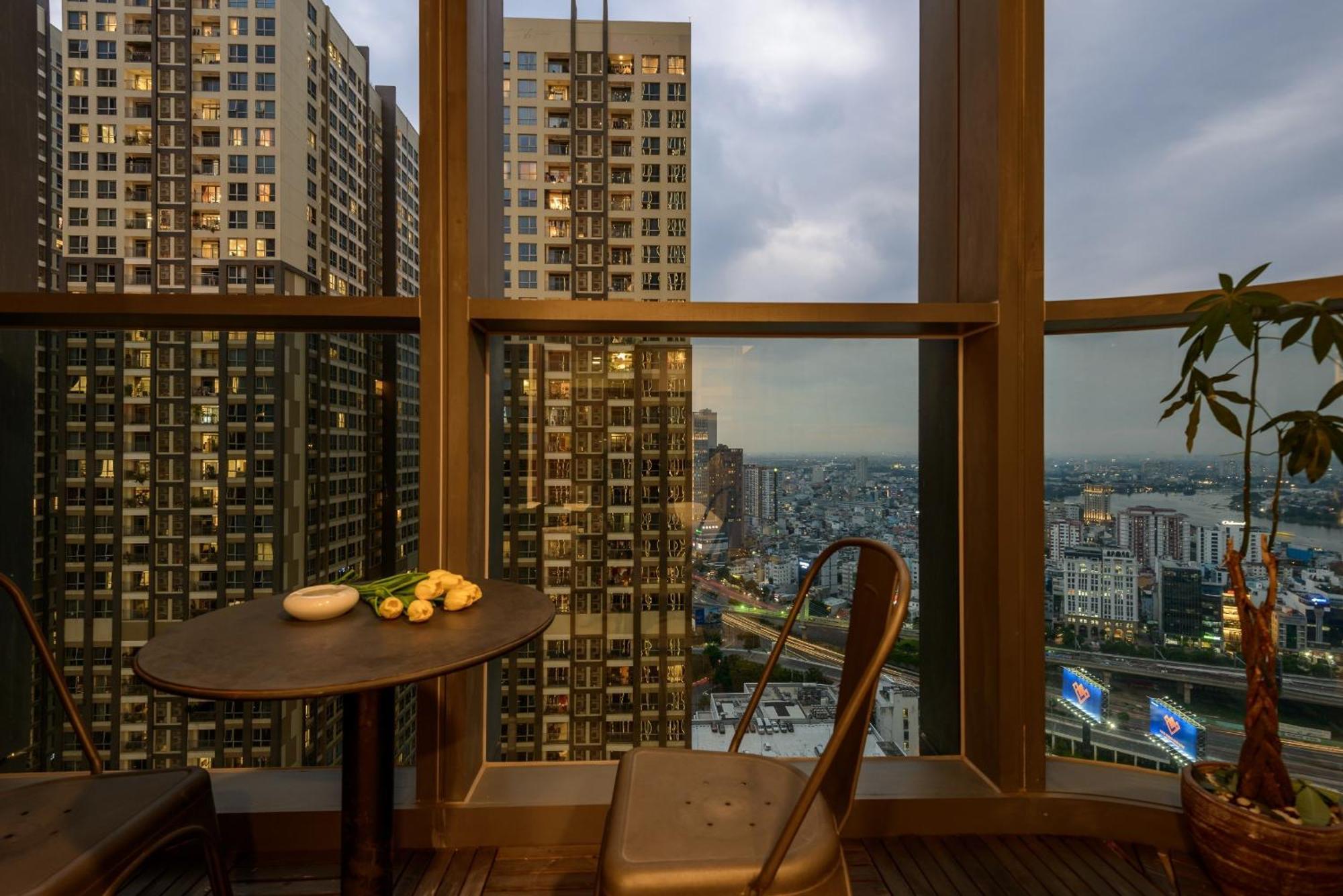 Isabelle Inside Landmark 81 Tower * Bandar Ho Chi Minh