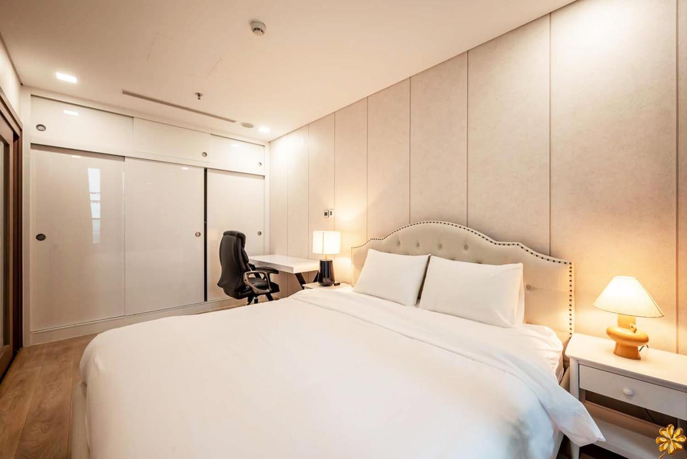 Apartment Landmark 81 Royal Luxury - Vinhome Park