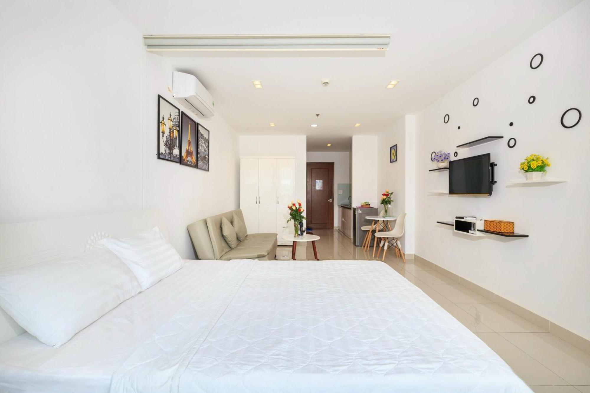 Sky Homes Near Airport *