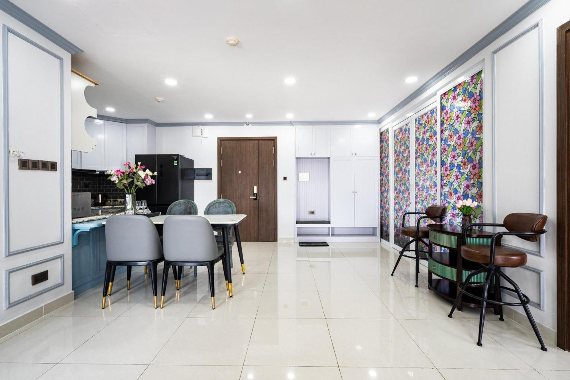 Apartment Lyn's Home-river Gate- Pool- Gym-pick Up Ho Chi Minh City