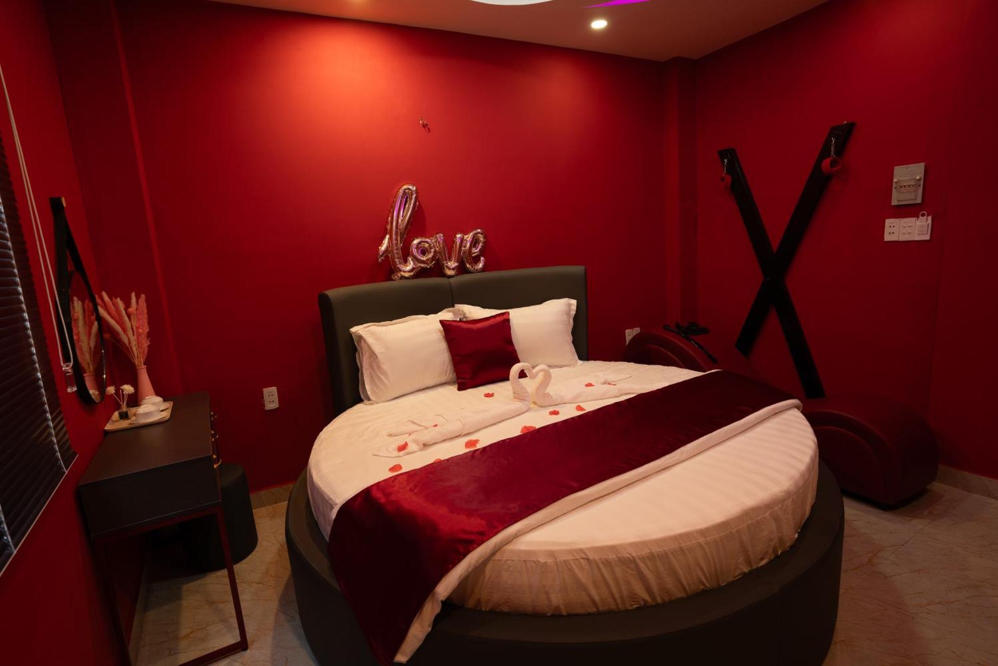 Eros Hotel *