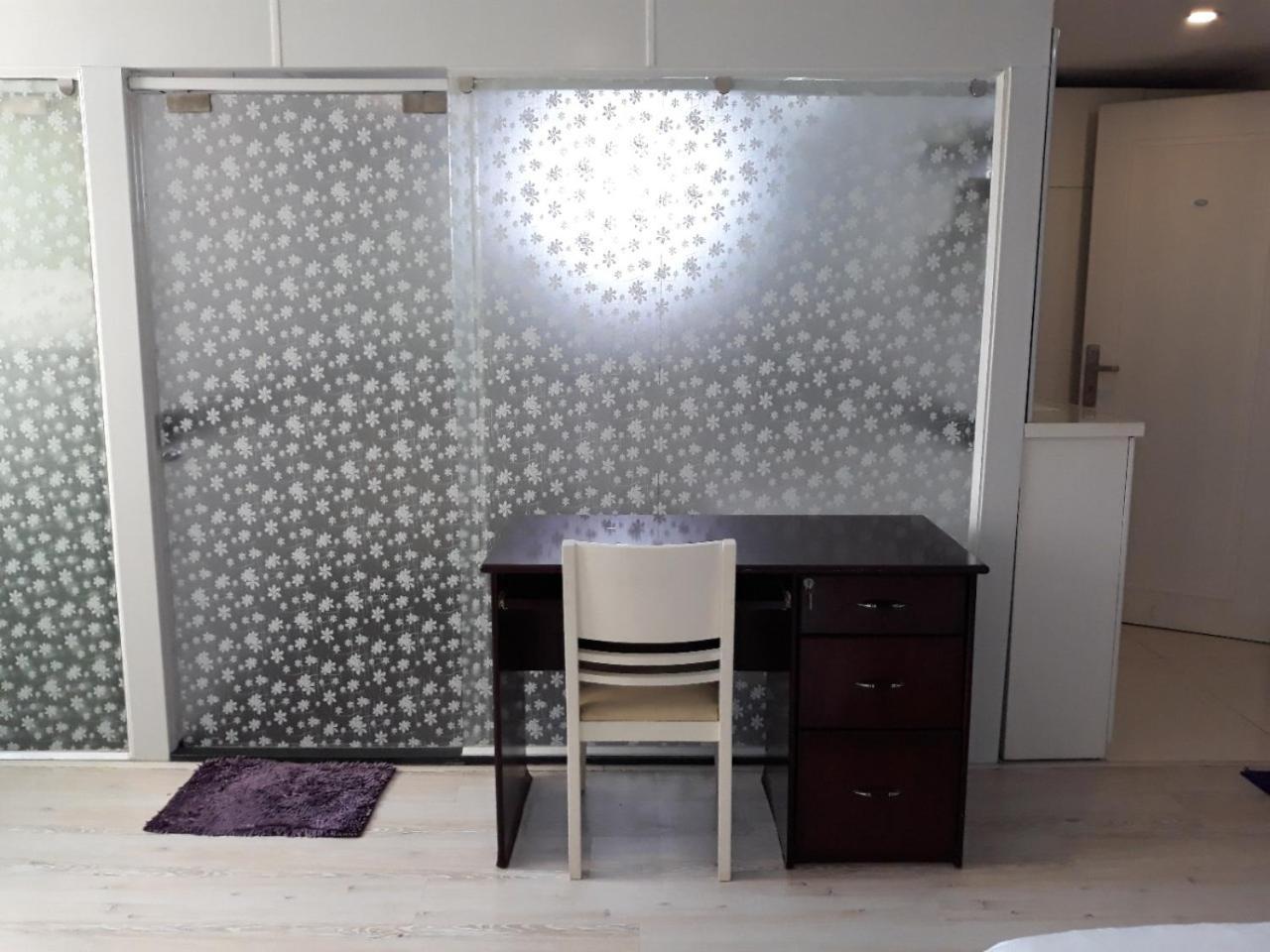 Indo Serviced Apartment