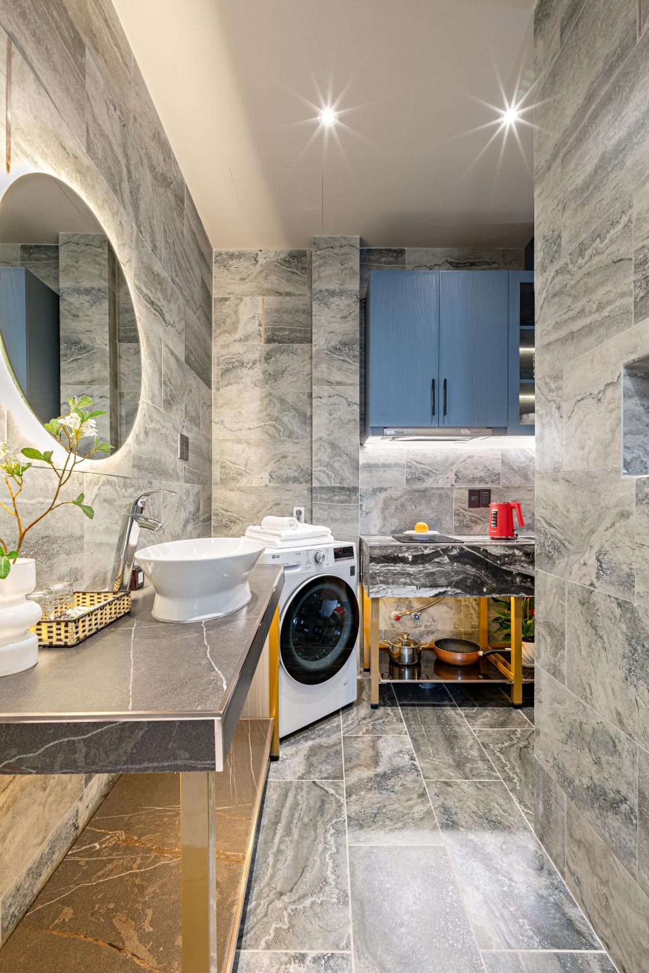 Skycure Serviced Apartment *