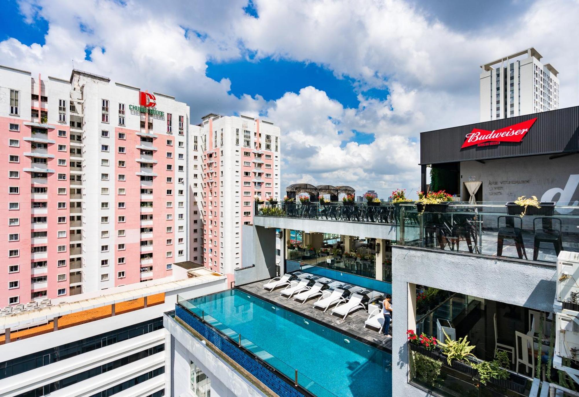 The Arrivals Center Apartment *