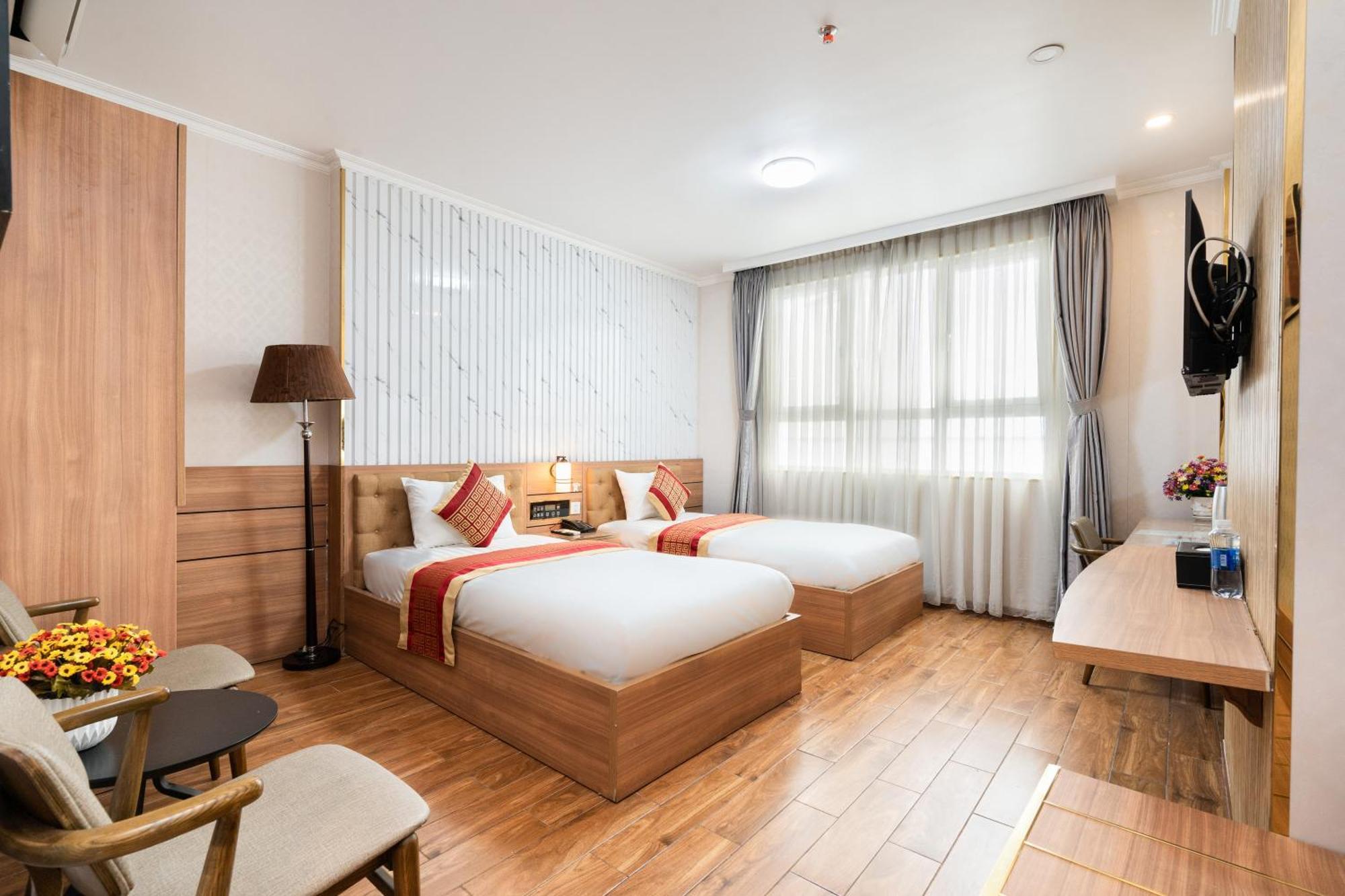 Hotel Luna Saigon - Bui Vien Walking Street 3*