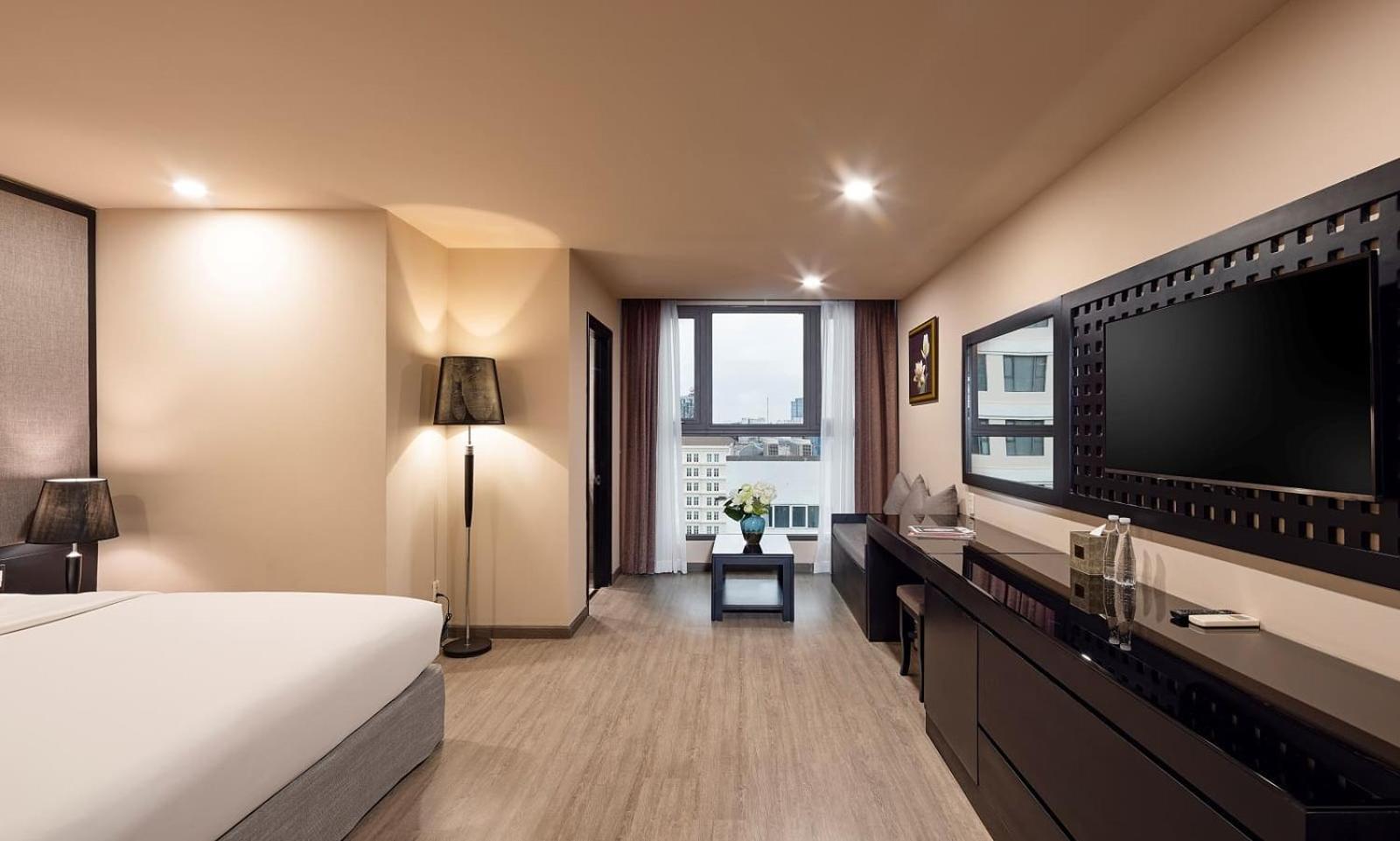 Paragon Saigon 4*