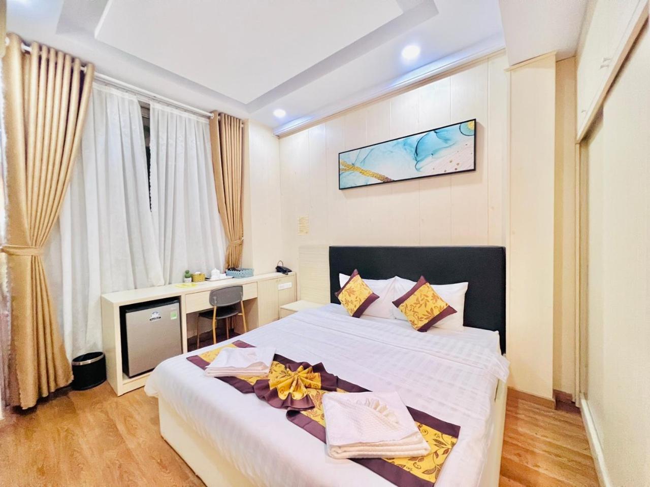 Truc Huyen Hotel 2*