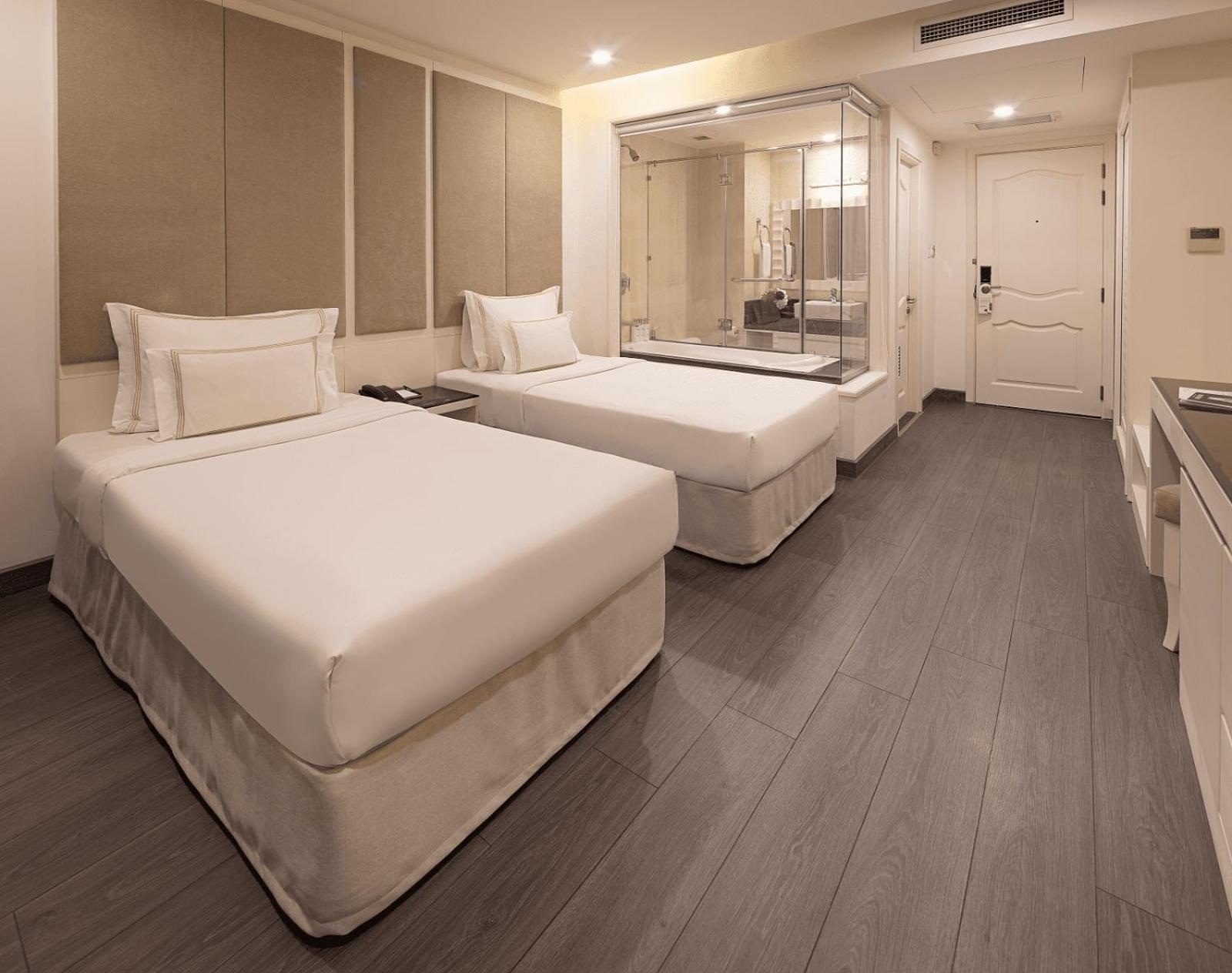 Paragon Saigon 4*