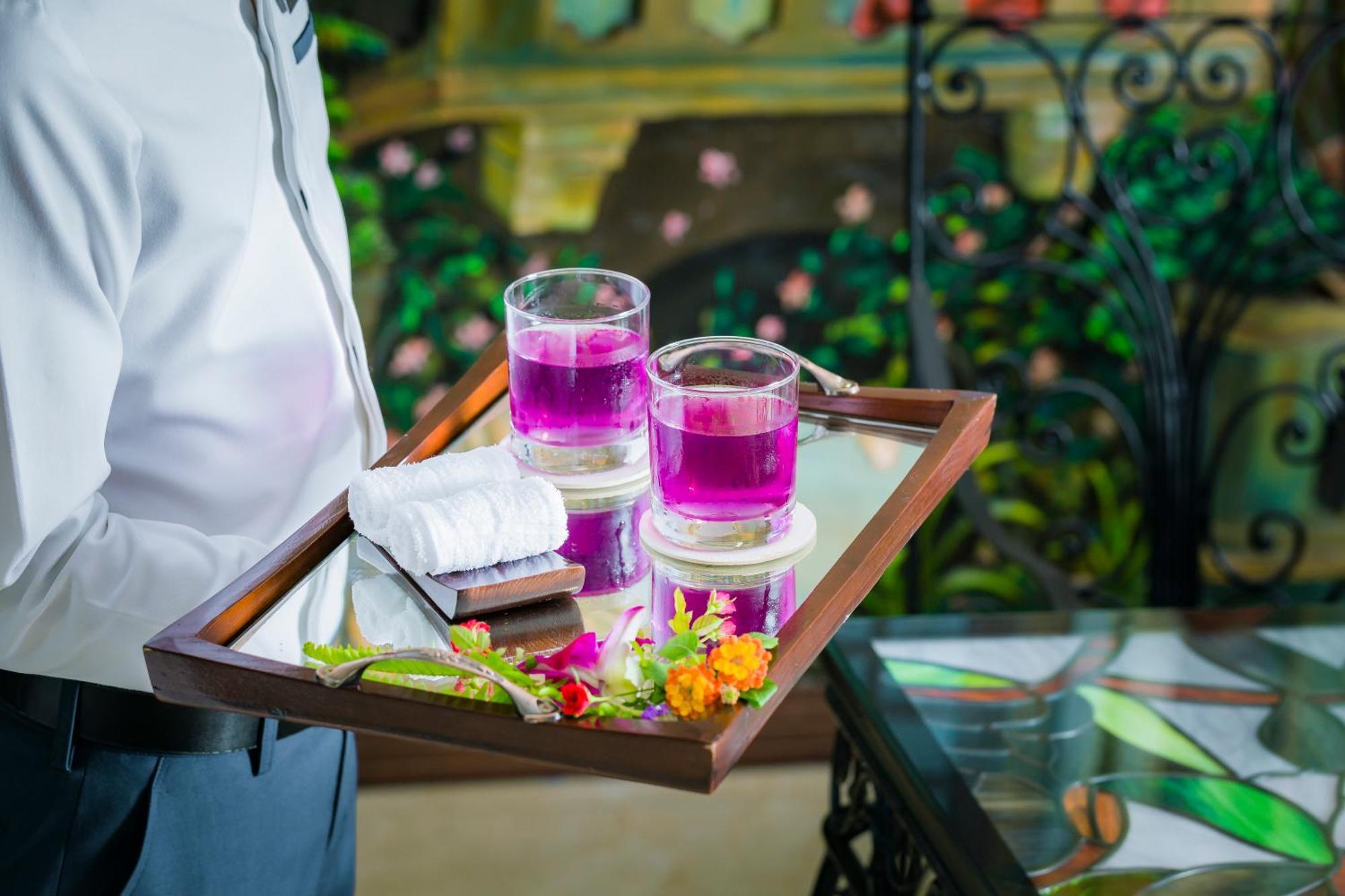 Happy Life Grand & Rooftop Skybar Khách sạn