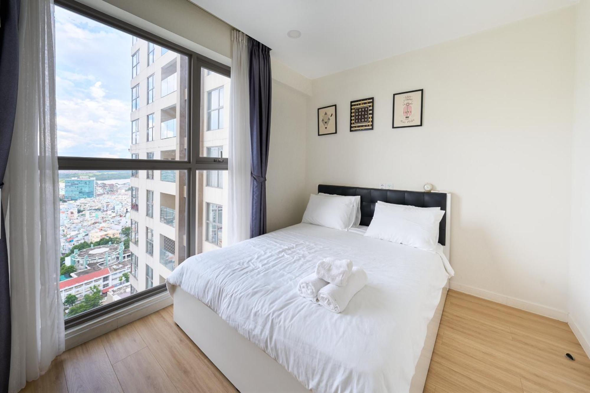 Apartment Amber Luxury Millennium Free Pool Ho Chi Minh City