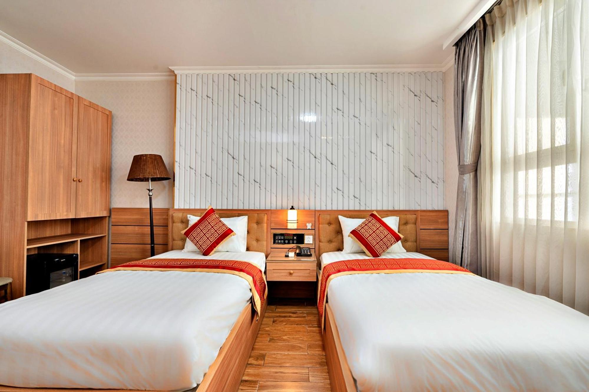 Hotel Luna Saigon - Bui Vien Walking Street