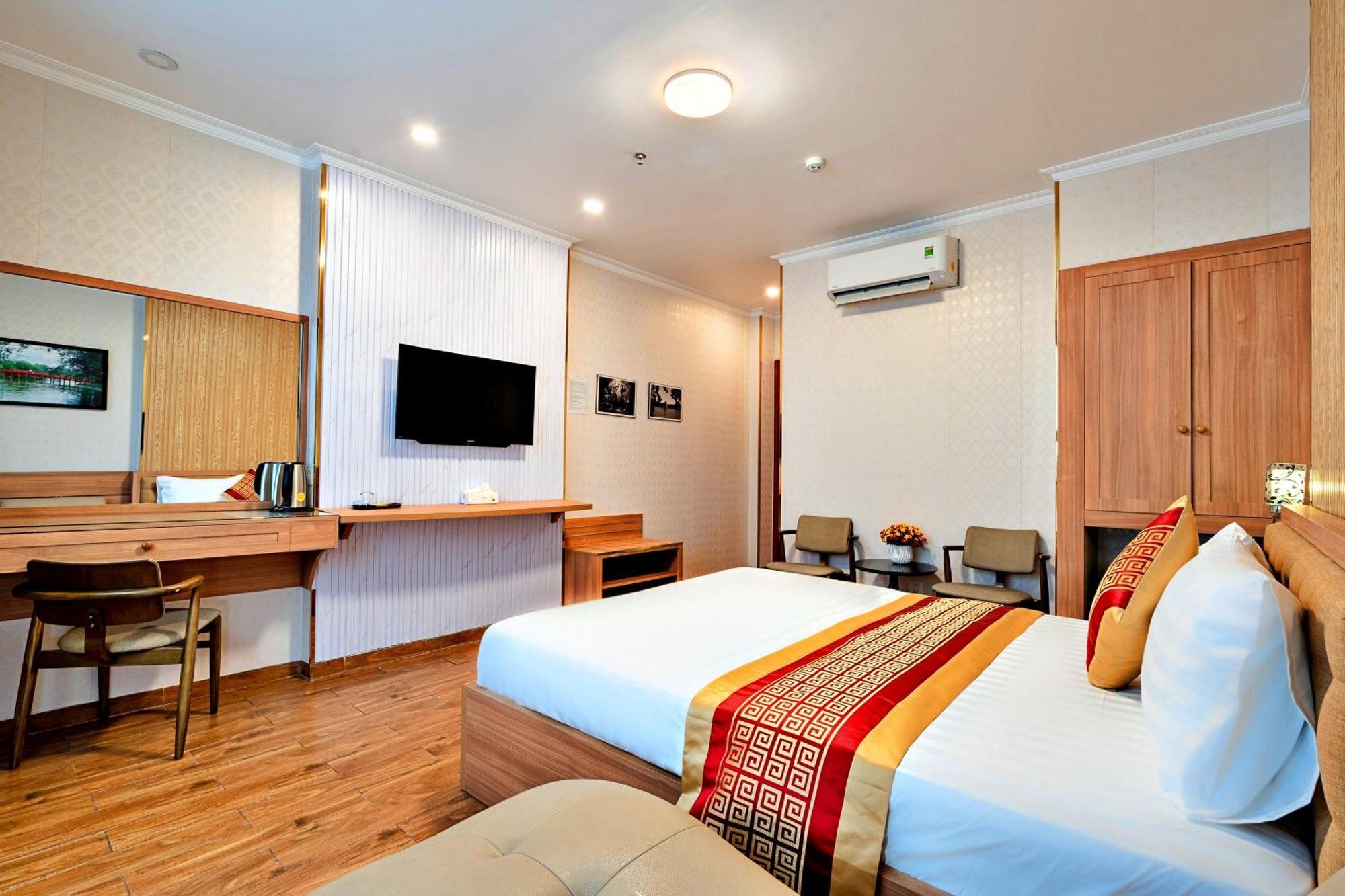 Hotel Luna Saigon - Bui Vien Walking Street 3*