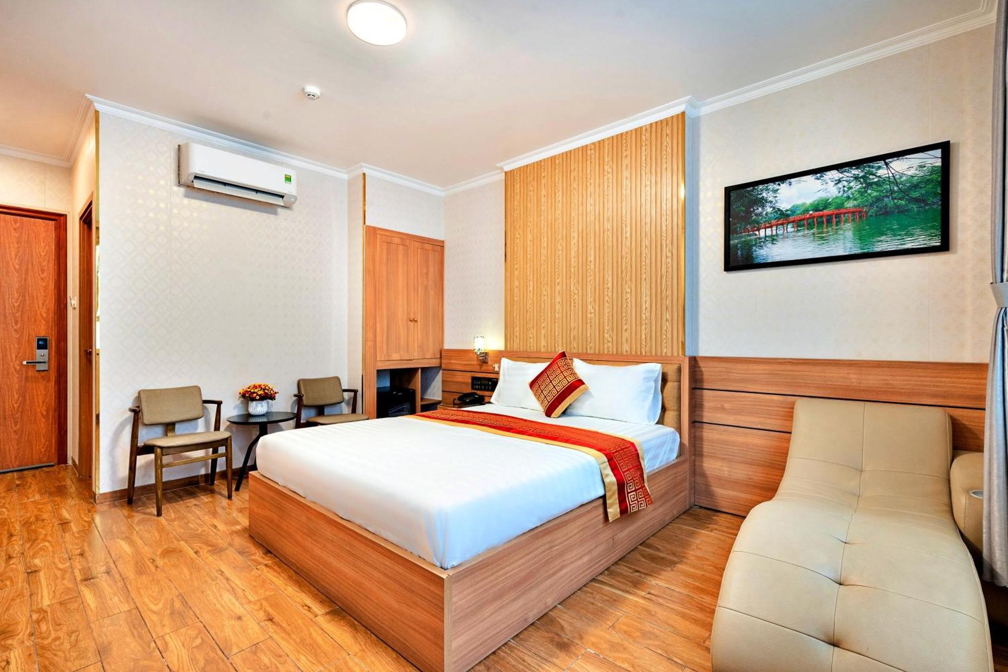 Luna Saigon - Bui Vien Walking Street 3*