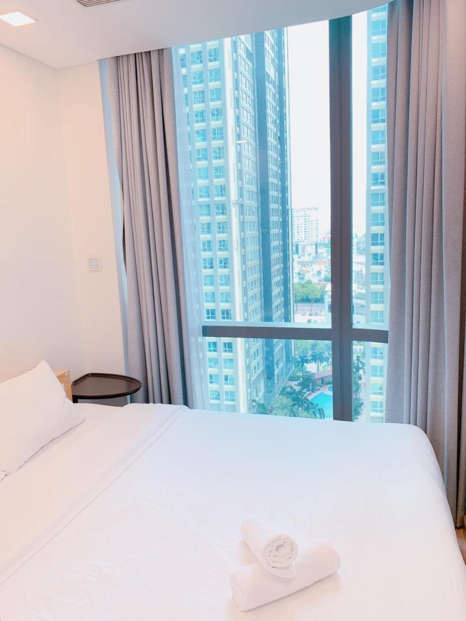 Happy Homes - Vinhomes Park Apartment *