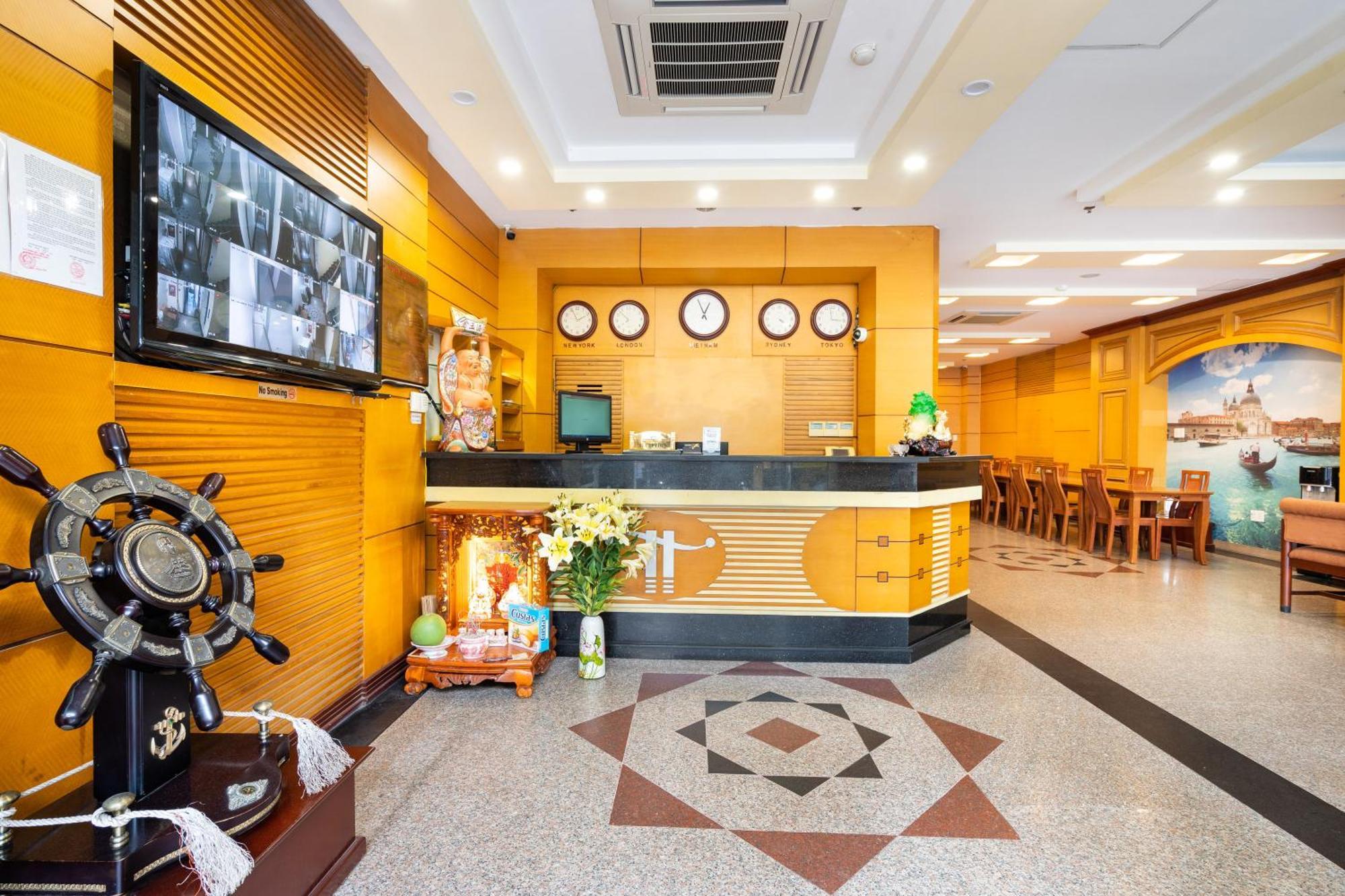 Lucasta Saigon Hotel 3*