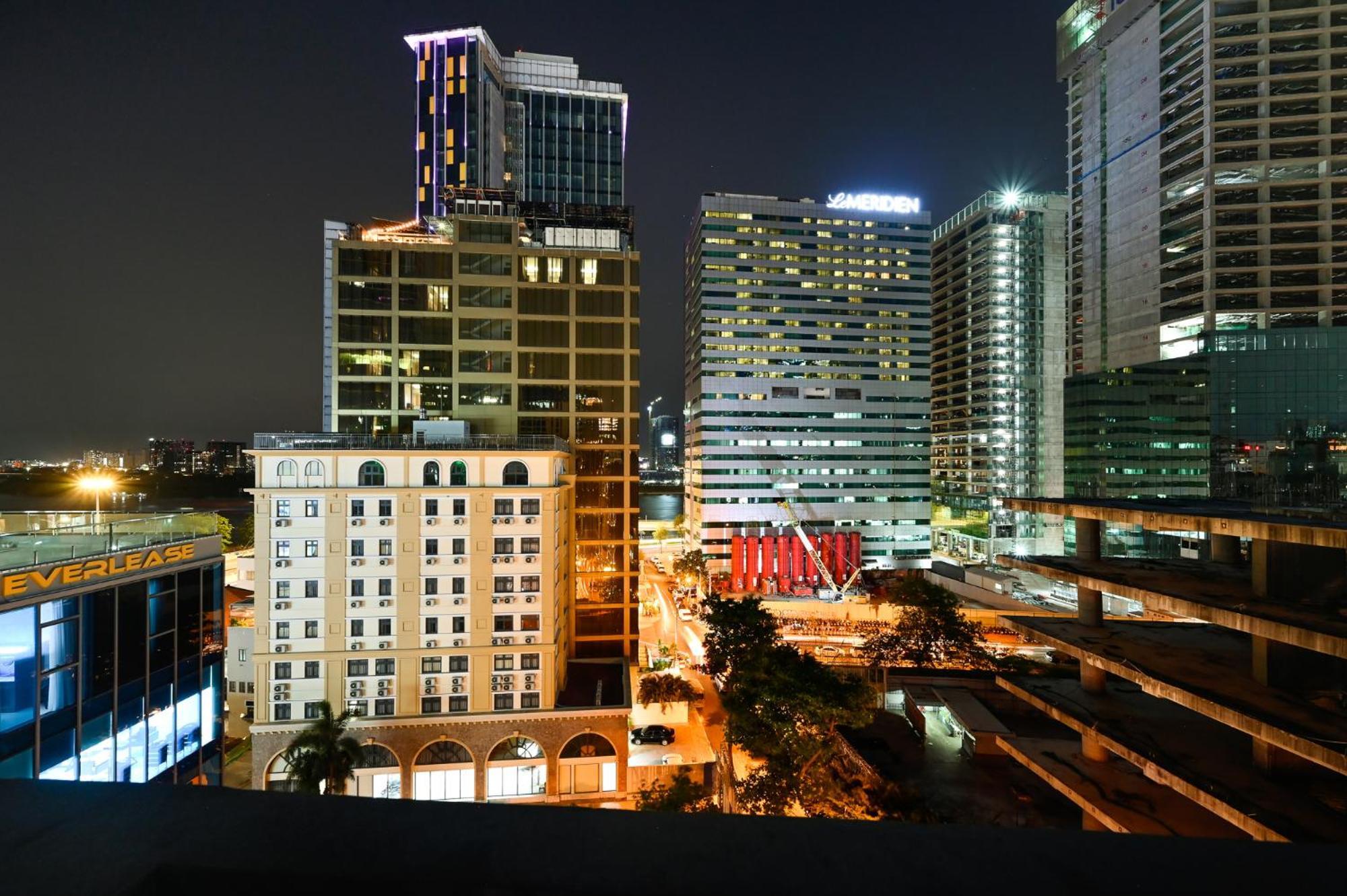La Opera Saigon 3*
