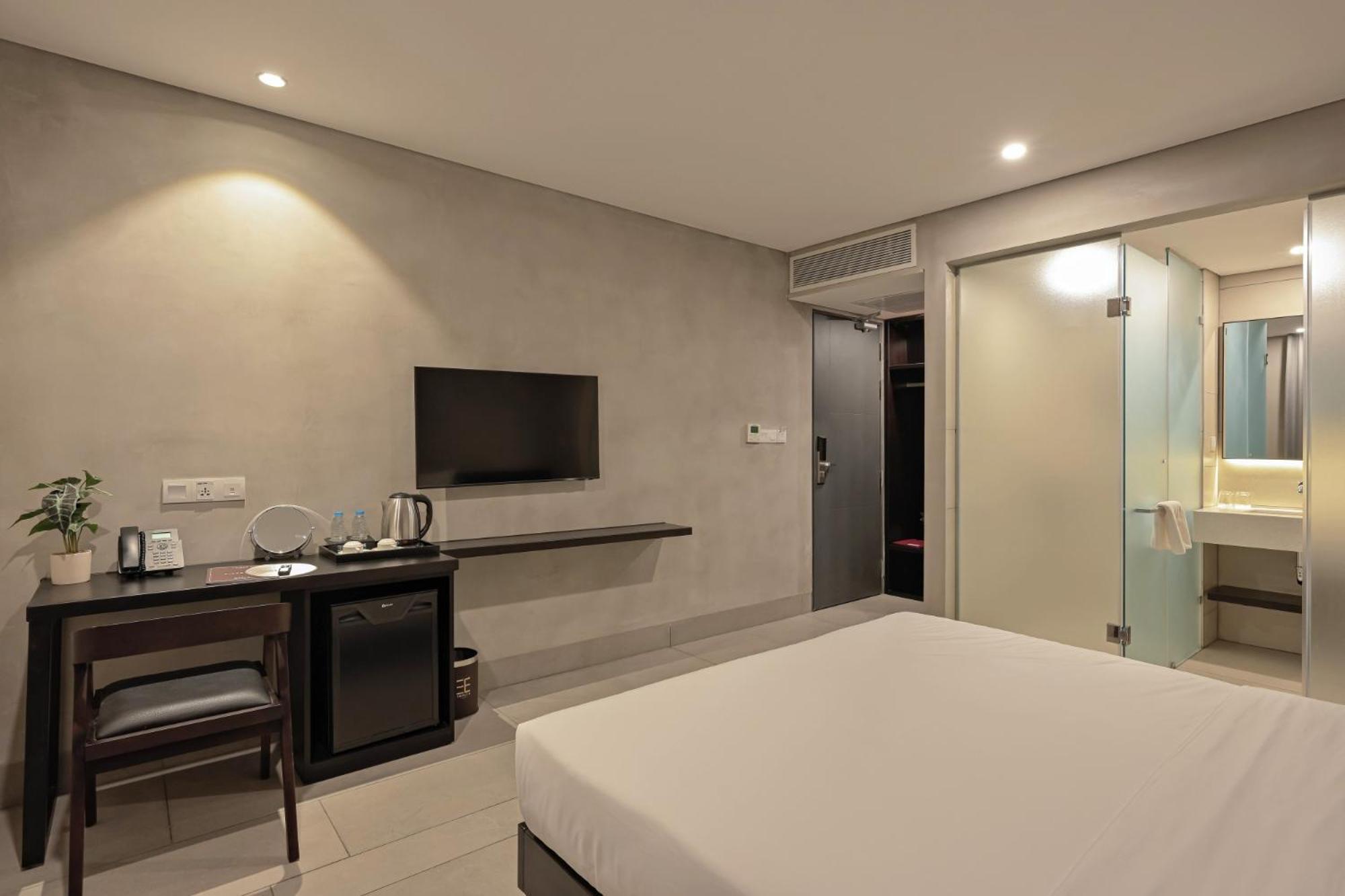 Hotel Triple E Metro Ben Thanh 3*