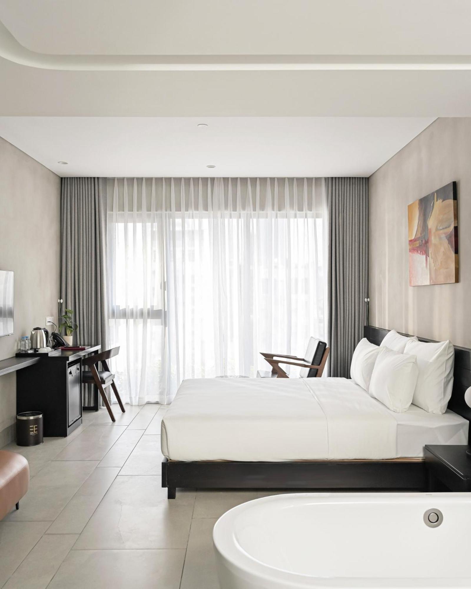 Triple E Metro Ben Thanh Hotel Ho Chi Minh City