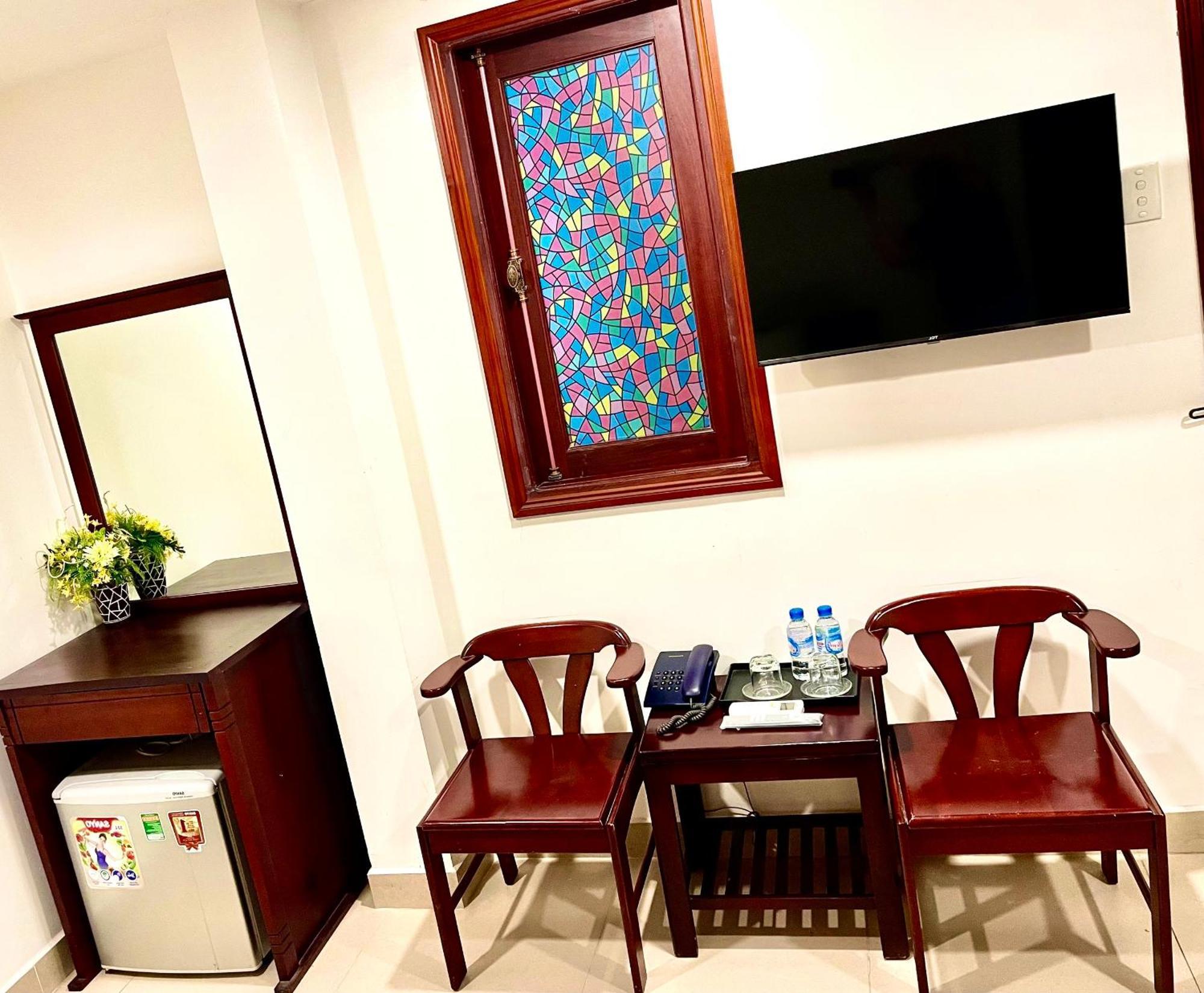 Hotel Dinh Dinh 2 Airport 2*