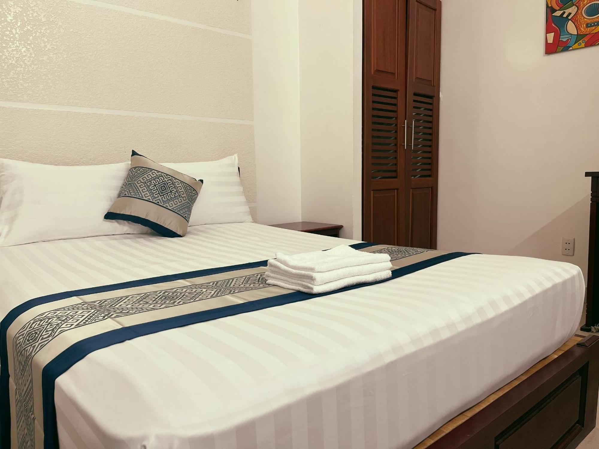 Dinh Dinh 2 Airport Hotel 2*