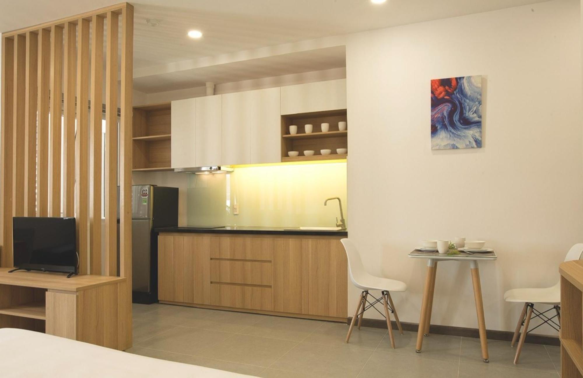 J Apartment *