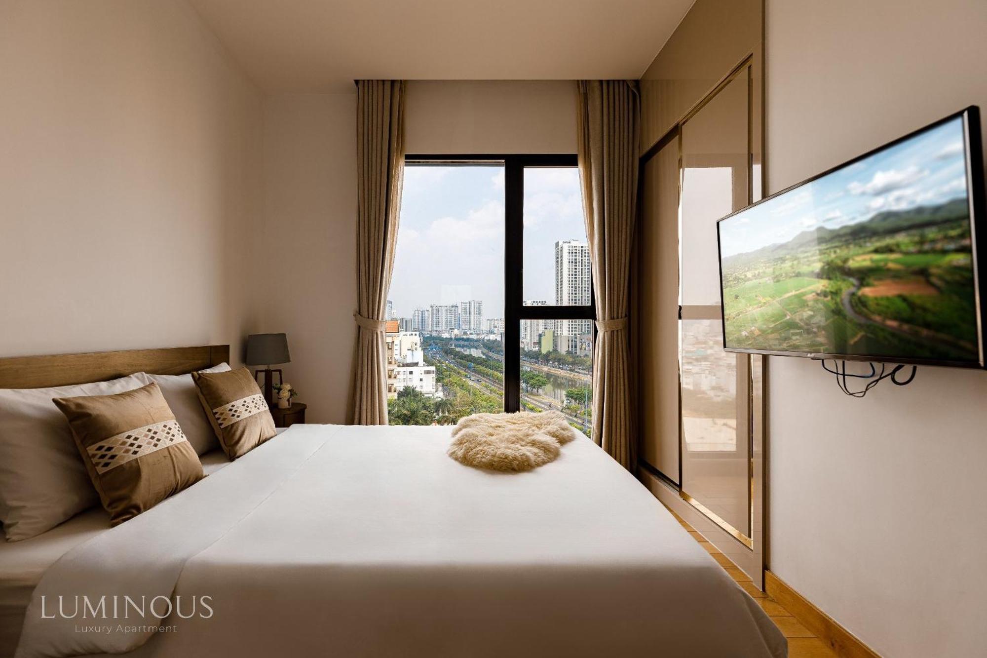 Apartment Exclusive 2-3 Bedroom In District 1 Free Pool Gym Sauna *
